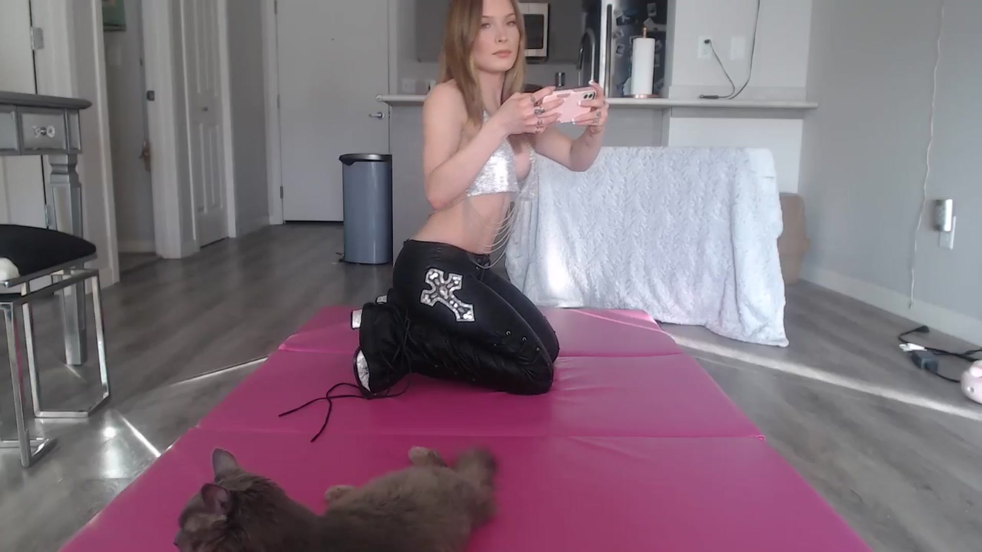 Gallery image thumbnail from AlexisWildest's myfreecams stream on, 01/19/2025, 22:11 image 18 of 20