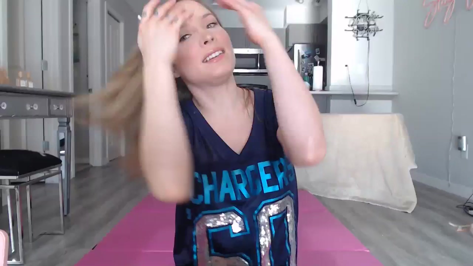 Gallery image thumbnail from AlexisWildest's myfreecams stream on, 01/26/2025, 19:34 image 18 of 20