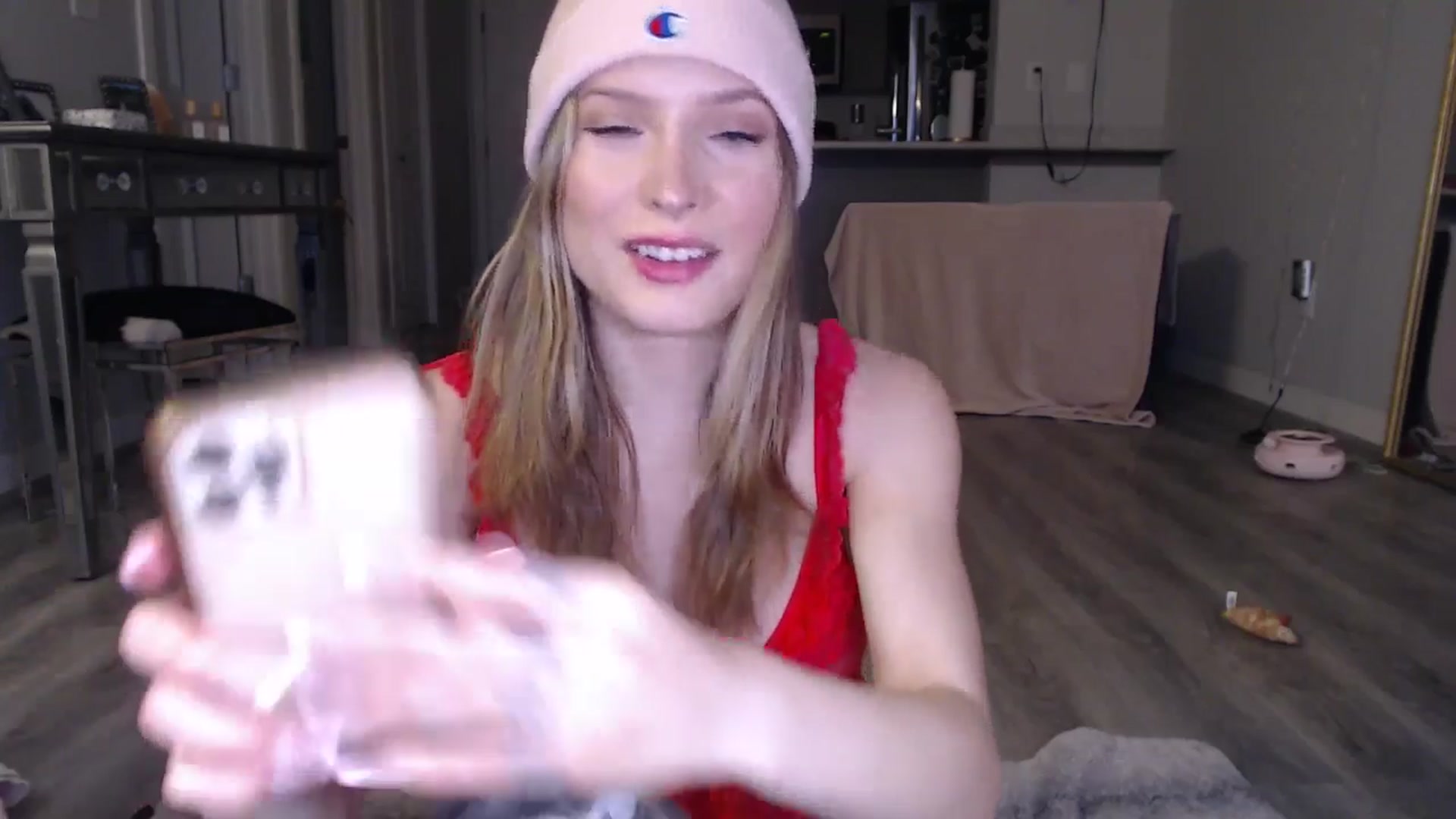 Gallery image thumbnail from AlexisWildest's myfreecams stream on, 02/04/2025, 24:47 image 18 of 20