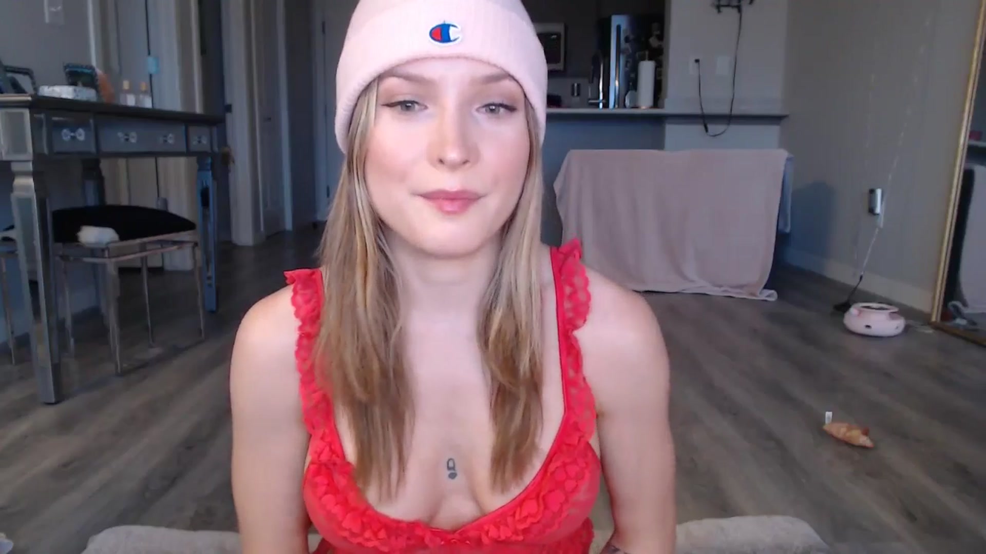 Gallery image thumbnail from AlexisWildest's myfreecams stream on, 02/04/2025, 24:47 image 16 of 20