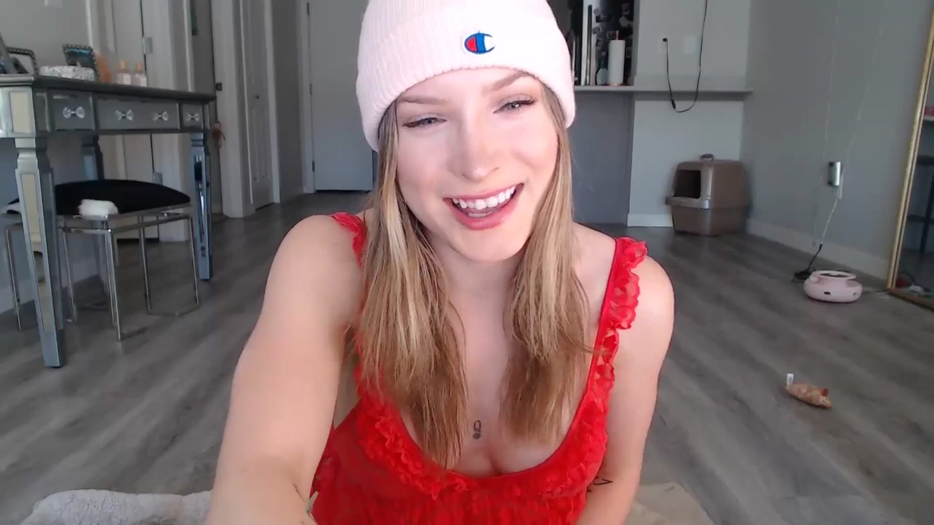 Gallery image thumbnail from AlexisWildest's myfreecams stream on, 02/04/2025, 24:47 image 5 of 20