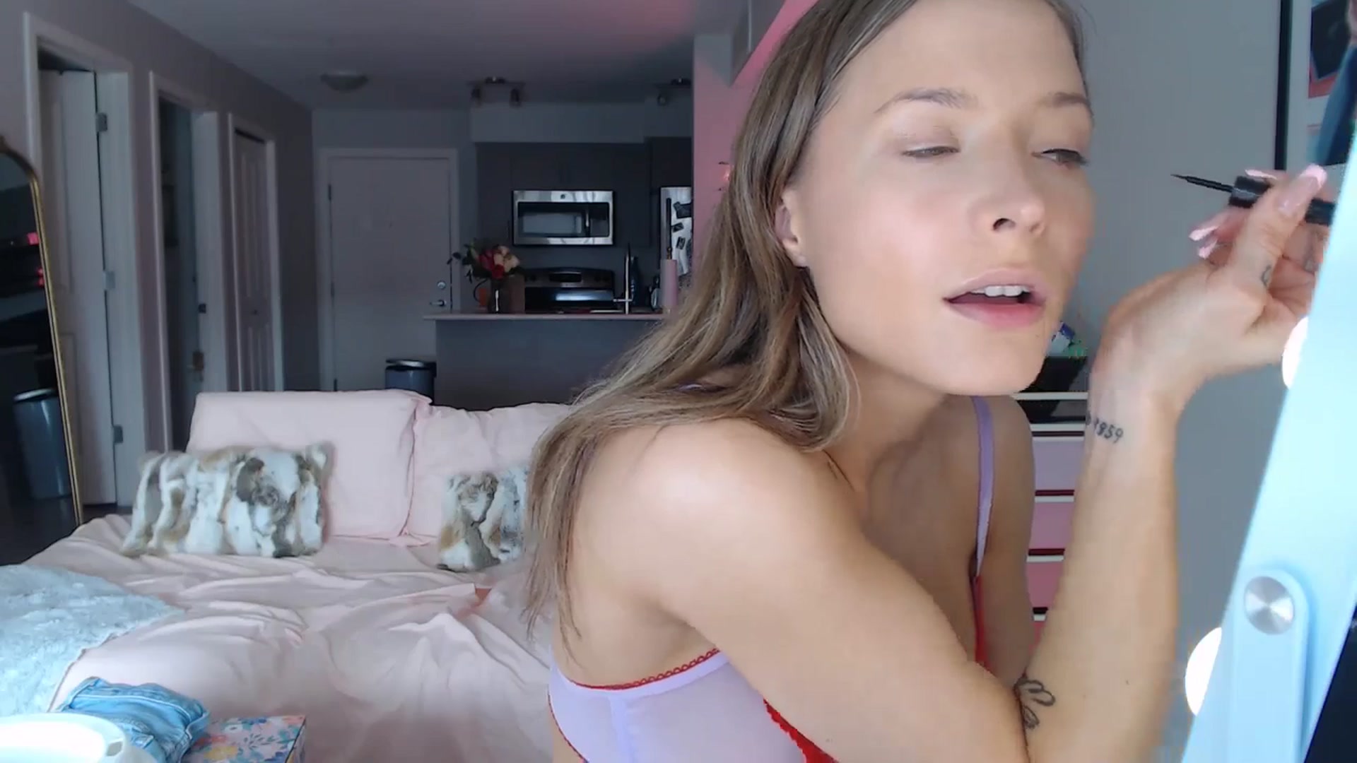 Gallery image thumbnail from AlexisWildest's myfreecams stream on, 02/15/2025, 19:05 image 14 of 20