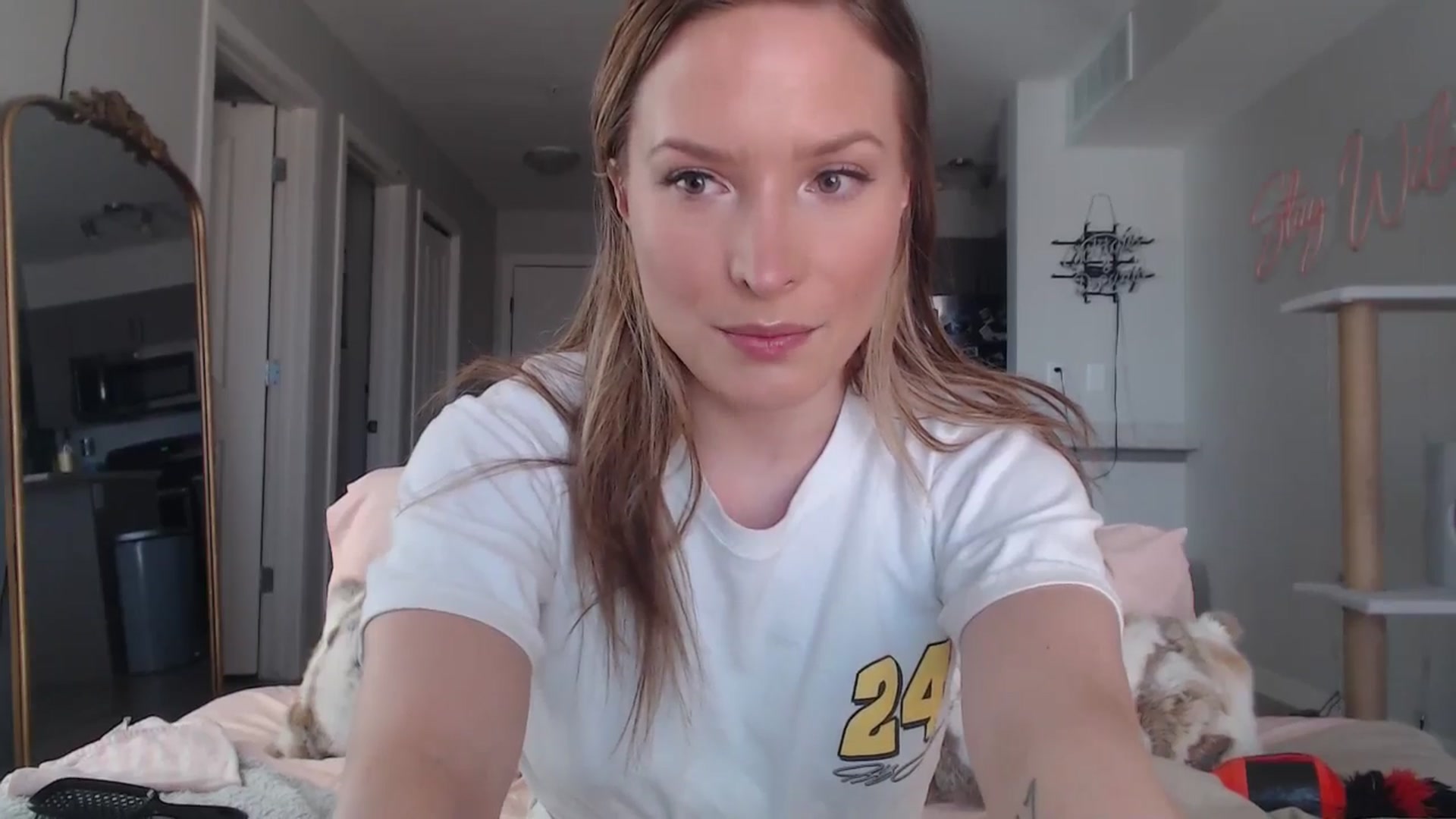 Gallery image thumbnail from AlexisWildest's myfreecams stream on, 03/03/2025, 24:28 image 6 of 20