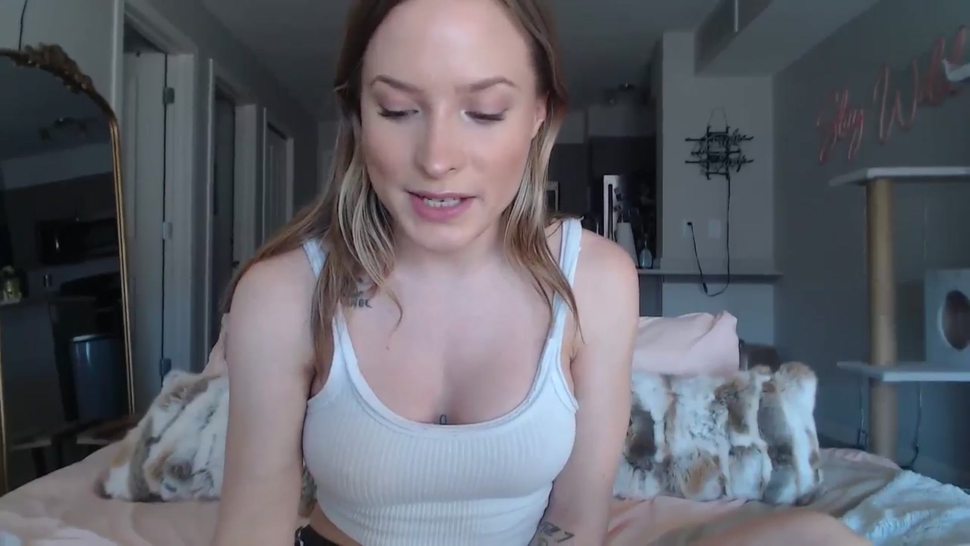 Gallery image thumbnail from AlexisWildest's myfreecams stream on, 03/08/2025, 01:57 image 10 of 20
