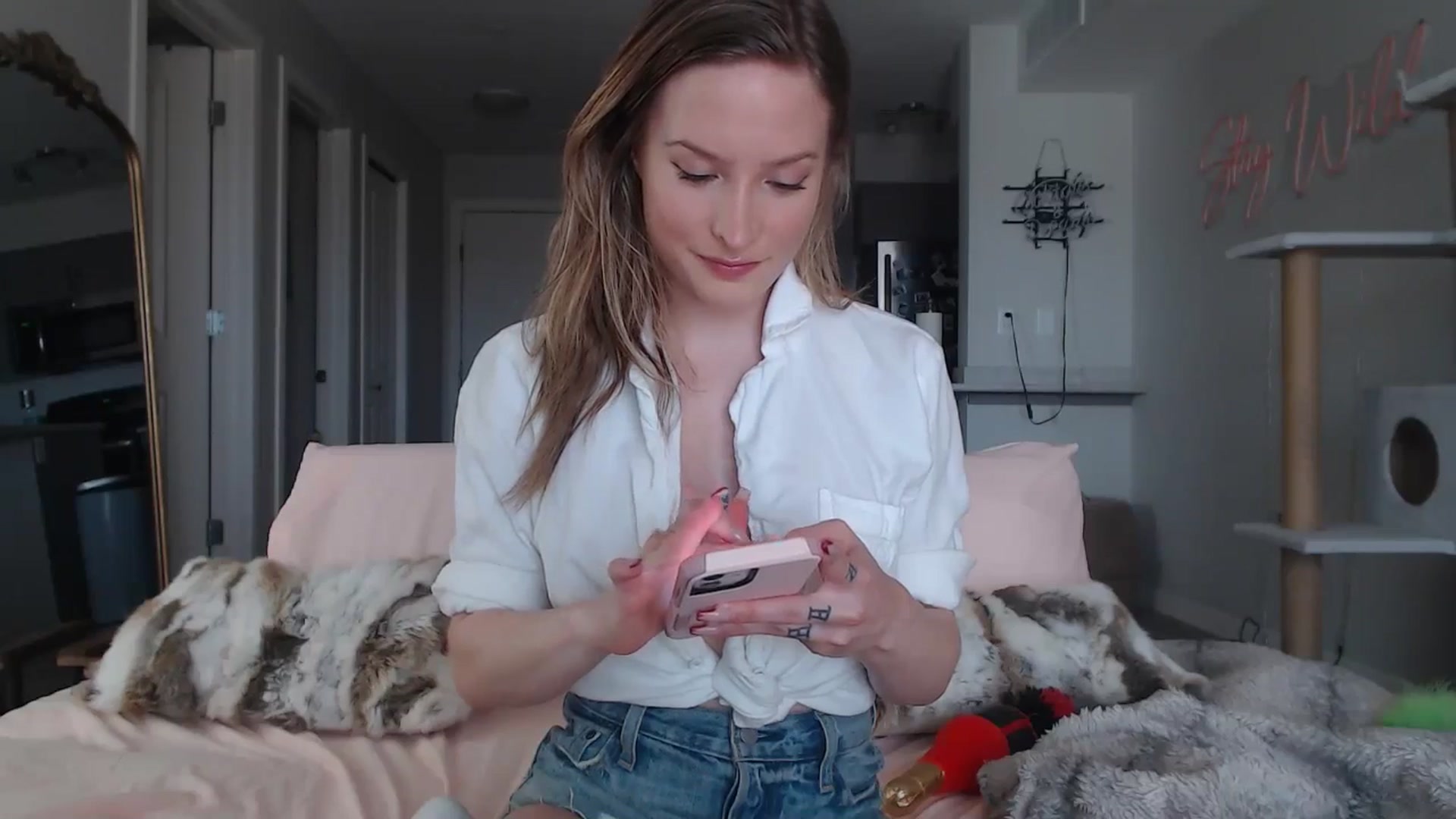 Gallery image thumbnail from AlexisWildest's myfreecams stream on, 03/15/2025, 19:46 image 3 of 20