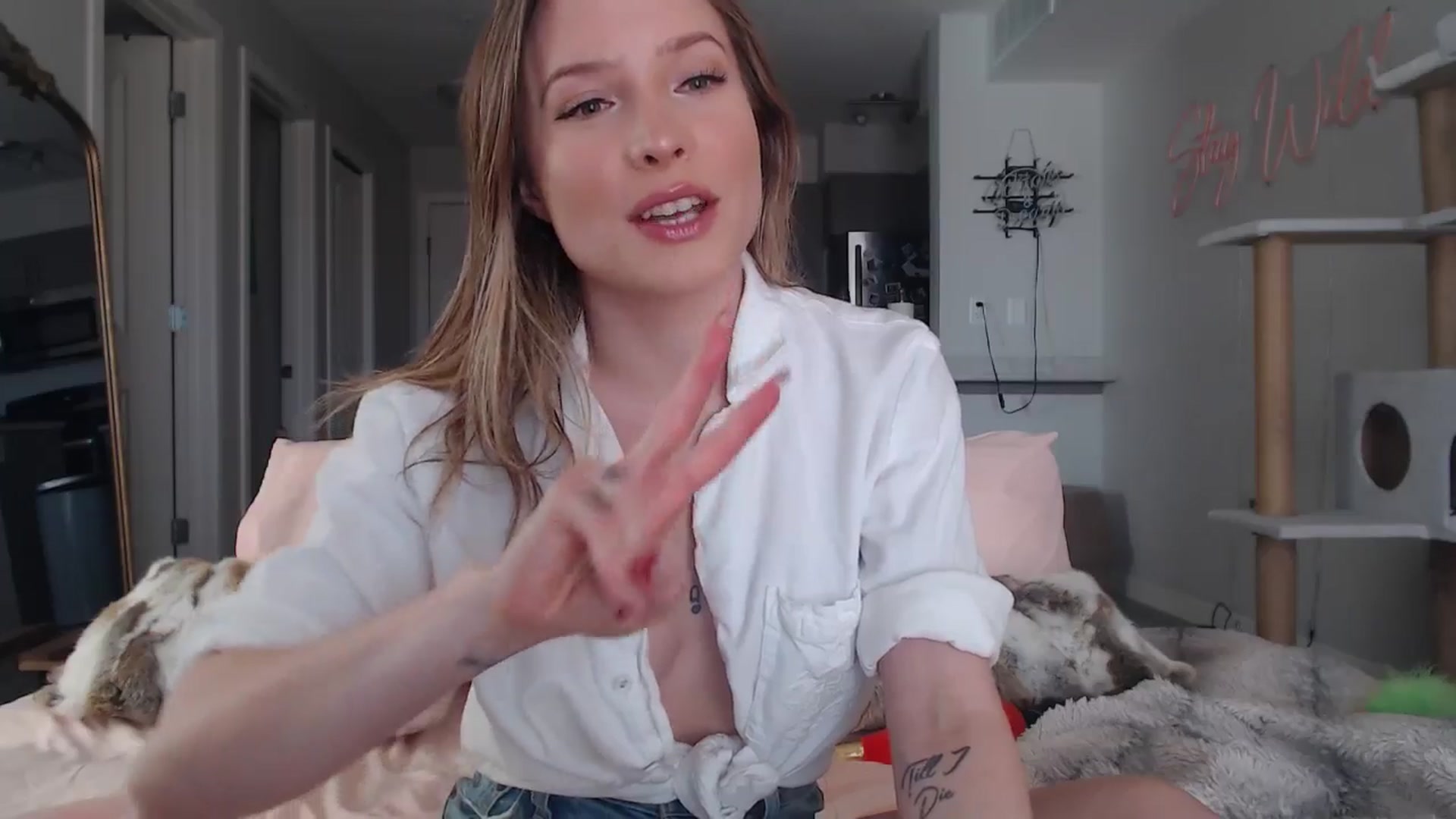Gallery image thumbnail from AlexisWildest's myfreecams stream on, 03/15/2025, 19:46 image 11 of 20