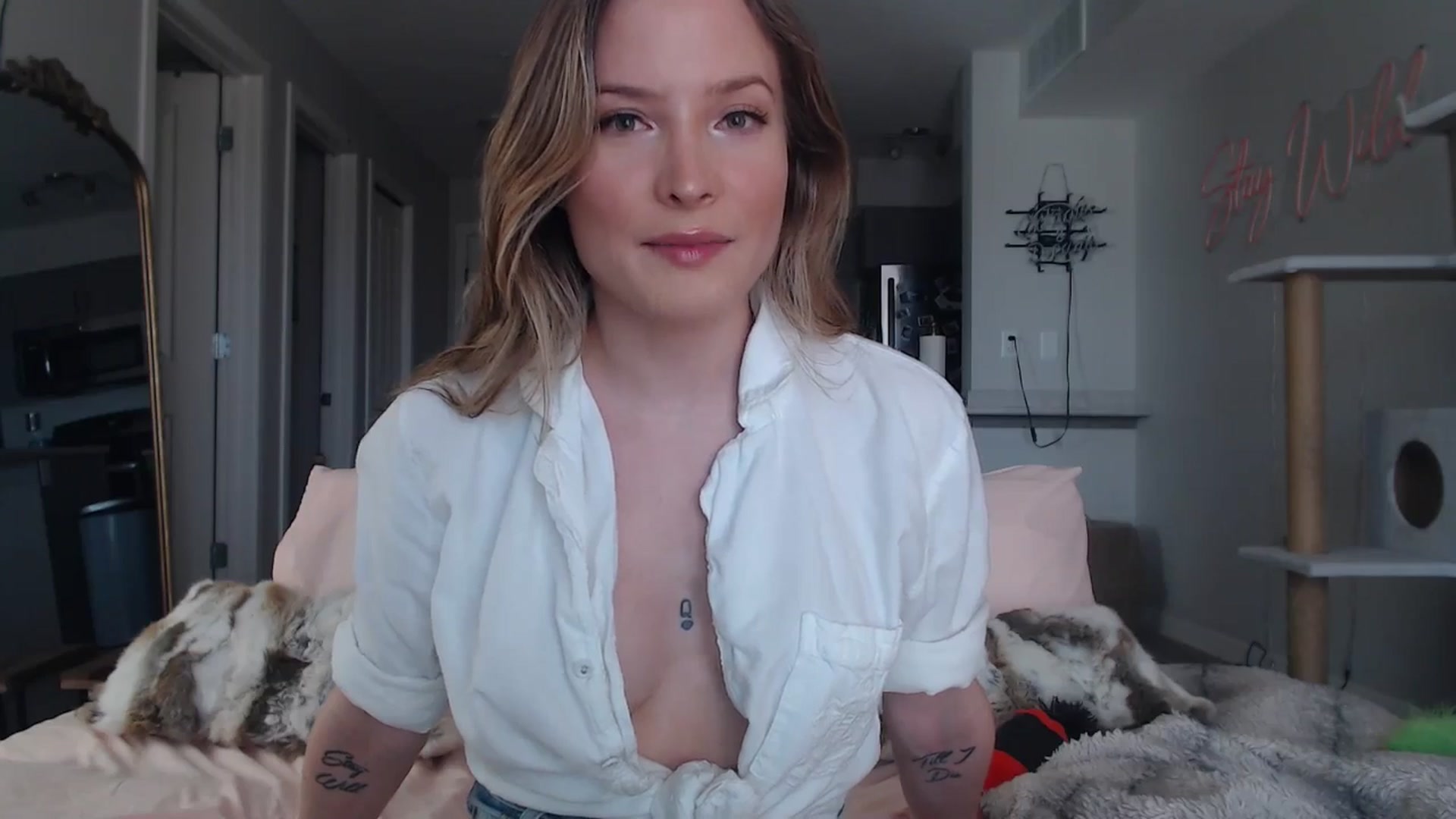 Gallery image thumbnail from AlexisWildest's myfreecams stream on, 03/15/2025, 19:46 image 5 of 20