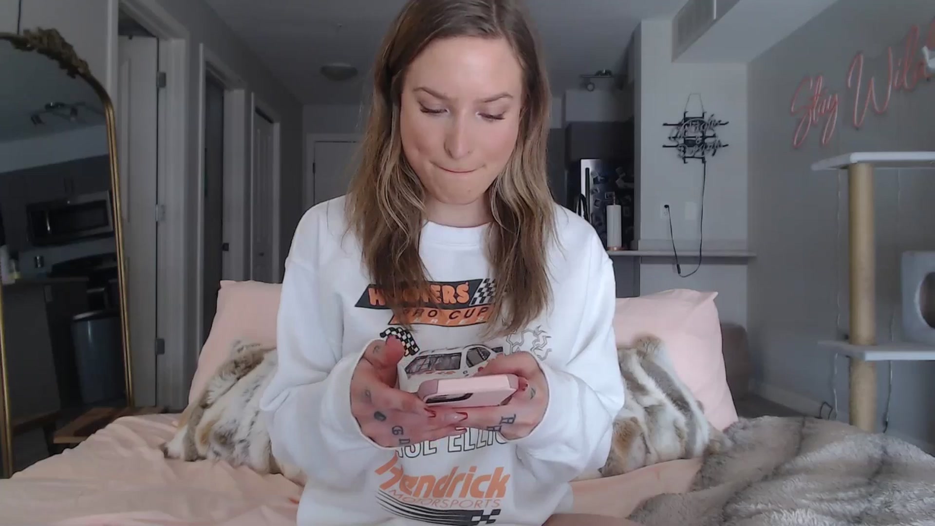 Gallery image thumbnail from AlexisWildest's myfreecams stream on, 03/16/2025, 20:14 image 13 of 20