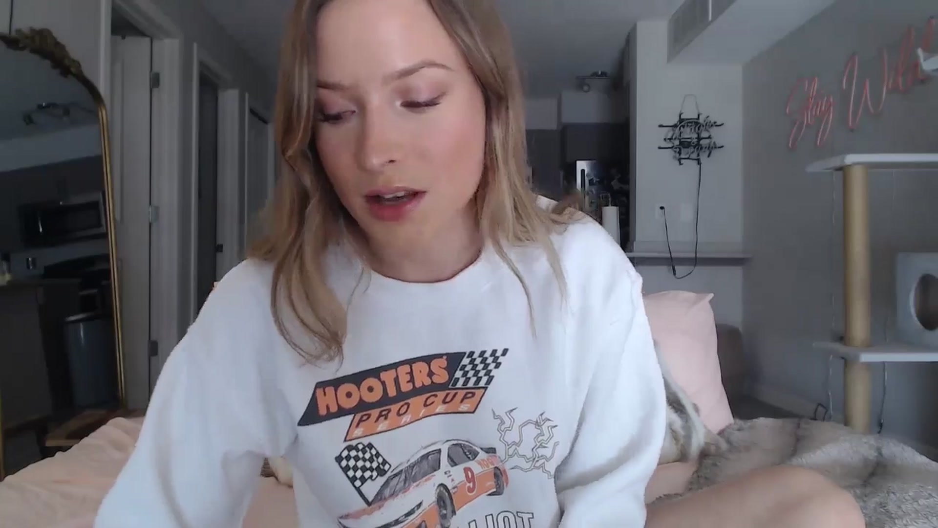 Gallery image thumbnail from AlexisWildest's myfreecams stream on, 03/16/2025, 20:14 image 6 of 20