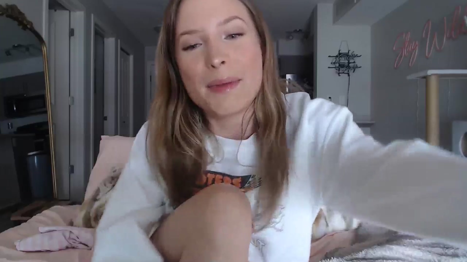 Gallery image thumbnail from AlexisWildest's myfreecams stream on, 03/16/2025, 21:18 image 12 of 20