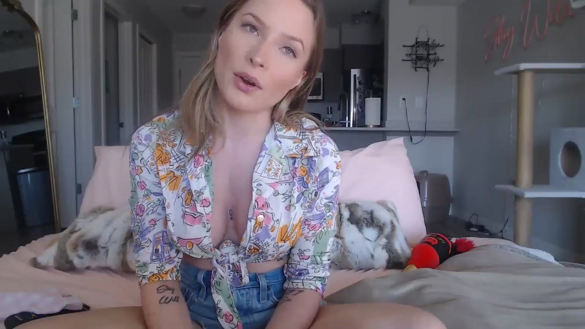 Gallery image thumbnail from AlexisWildest's myfreecams stream on, 03/20/2025, 24:04 image 8 of 20