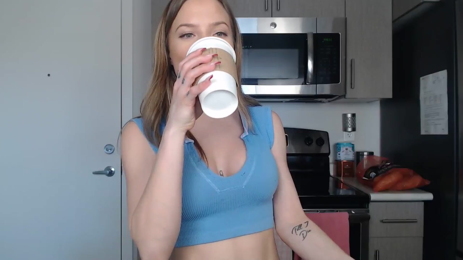 Gallery image thumbnail from AlexisWildest's myfreecams stream on, 03/22/2025, 01:54 image 8 of 20