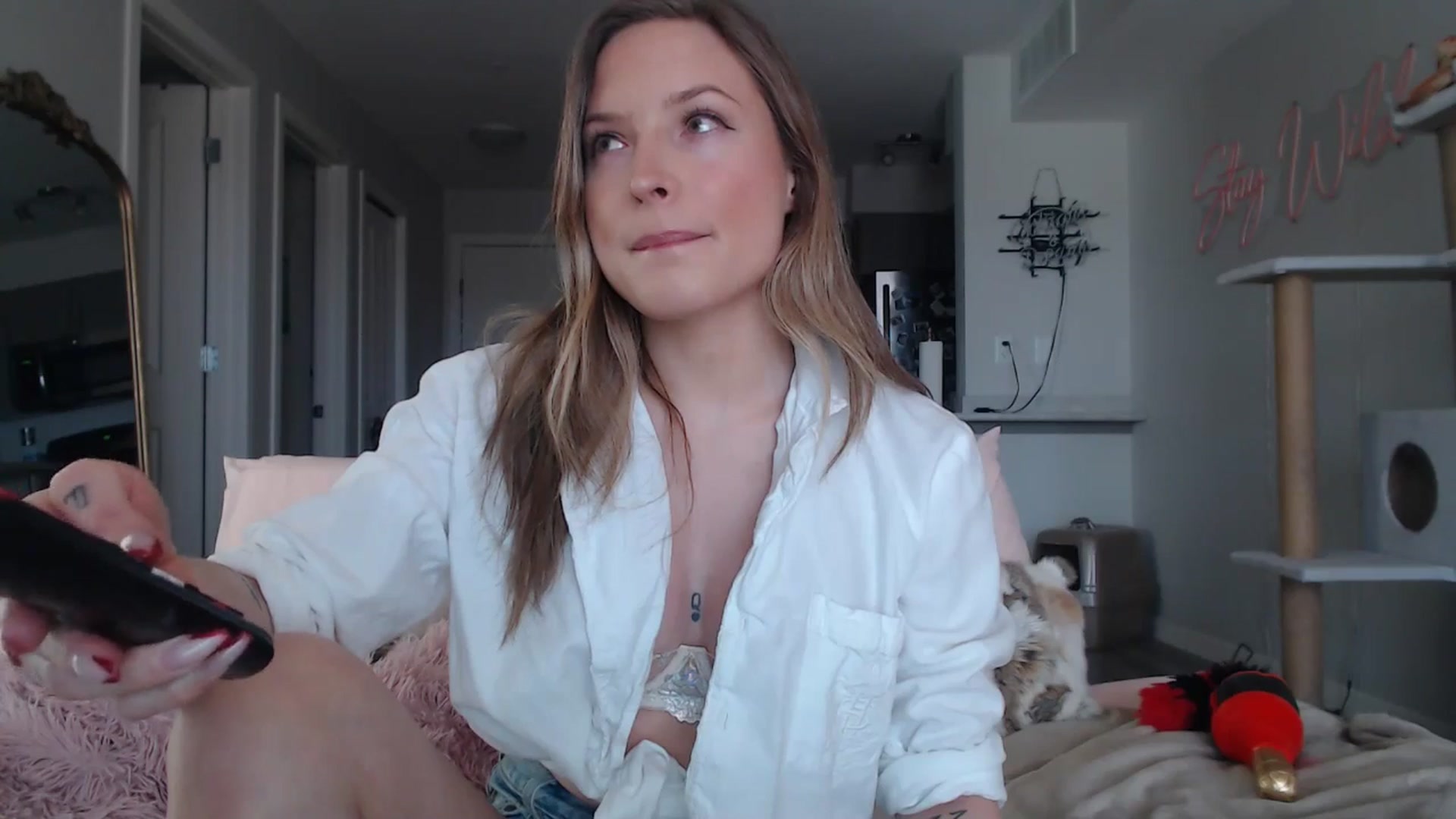 Gallery image thumbnail from AlexisWildest's myfreecams stream on, 03/22/2025, 19:21 image 2 of 20