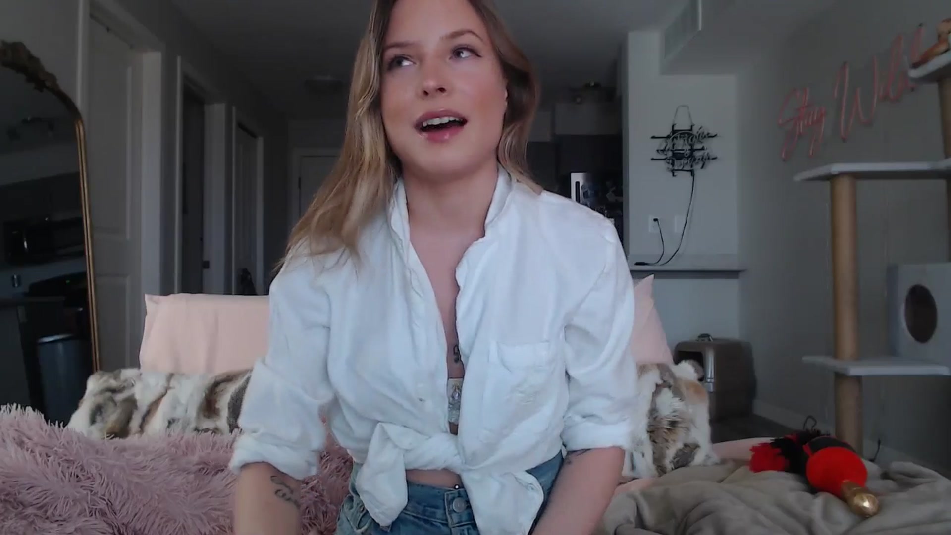 Gallery image thumbnail from AlexisWildest's myfreecams stream on, 03/22/2025, 19:48 image 4 of 20