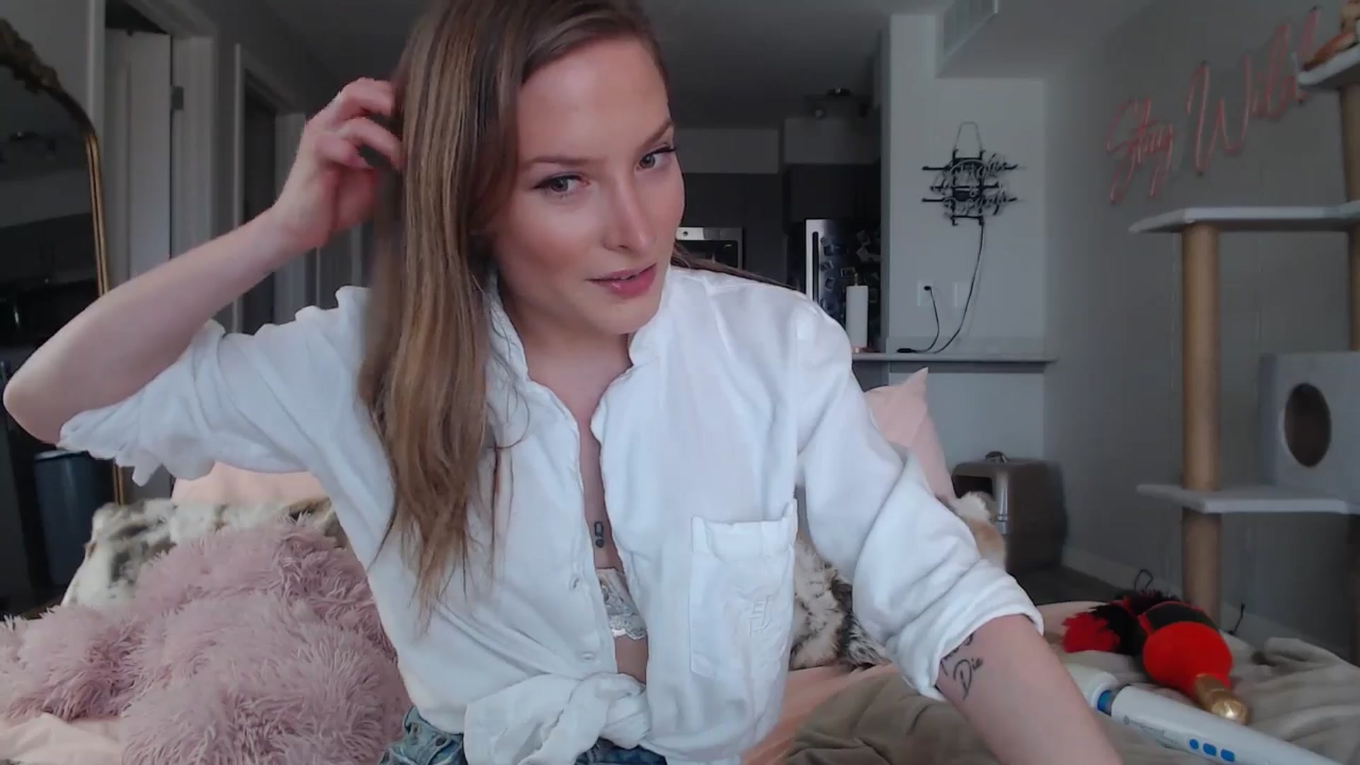 Gallery image thumbnail from AlexisWildest's myfreecams stream on, 03/22/2025, 20:43 image 15 of 20