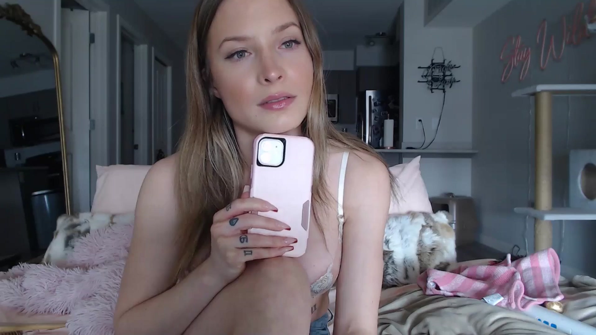 Gallery image thumbnail from AlexisWildest's myfreecams stream on, 03/22/2025, 21:53 image 20 of 20