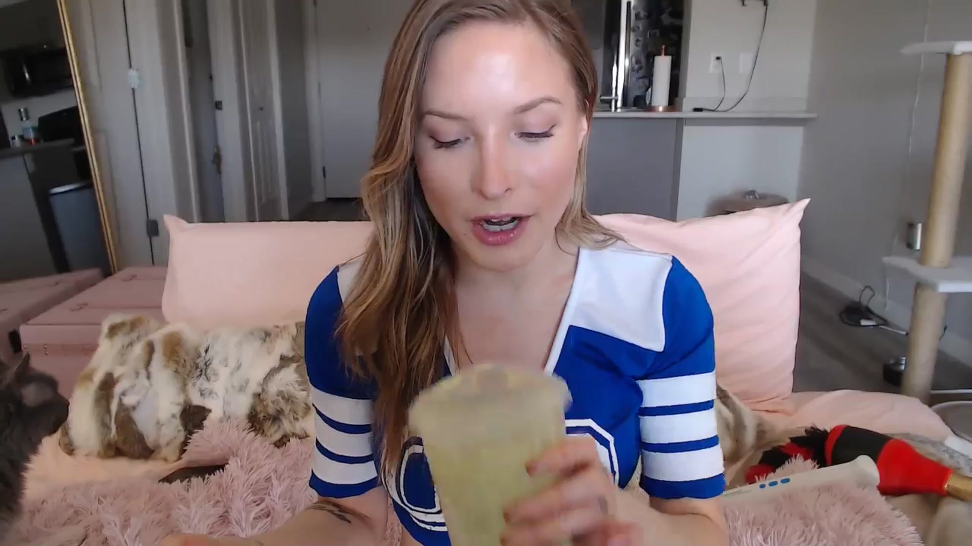 Gallery image thumbnail from AlexisWildest's myfreecams stream on, 03/23/2025, 22:27 image 4 of 20