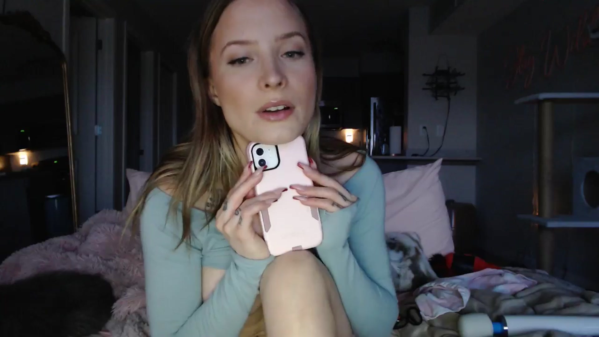 Gallery image thumbnail from AlexisWildest's myfreecams stream on, 03/25/2025, 01:27 image 16 of 20