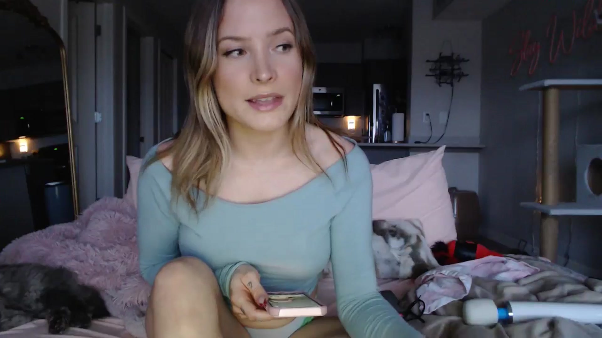 Gallery image thumbnail from AlexisWildest's myfreecams stream on, 03/25/2025, 01:27 image 3 of 20