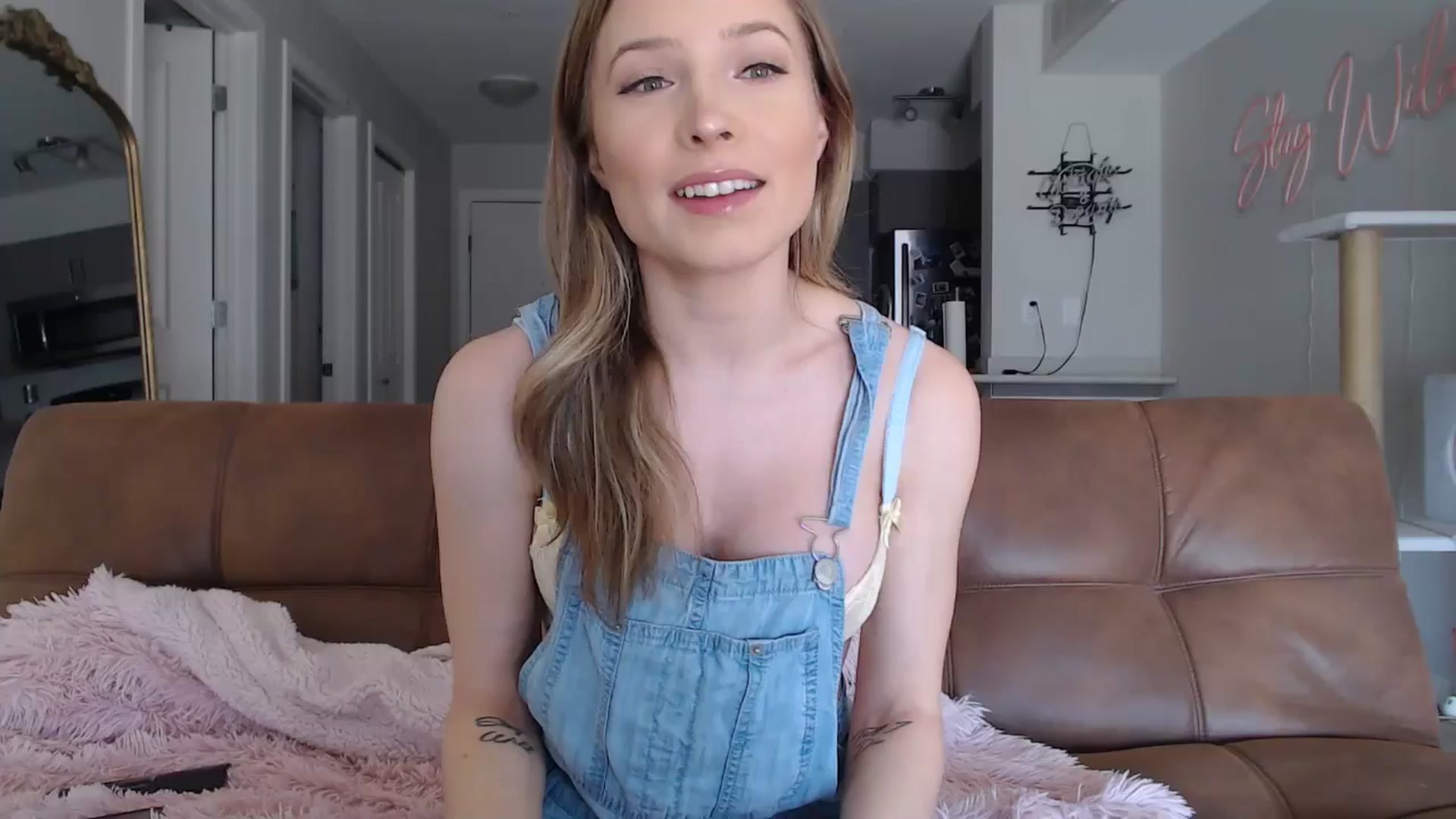 Gallery image thumbnail from AlexisWildest's myfreecams stream on, 03/27/2025, 24:57 image 1 of 20