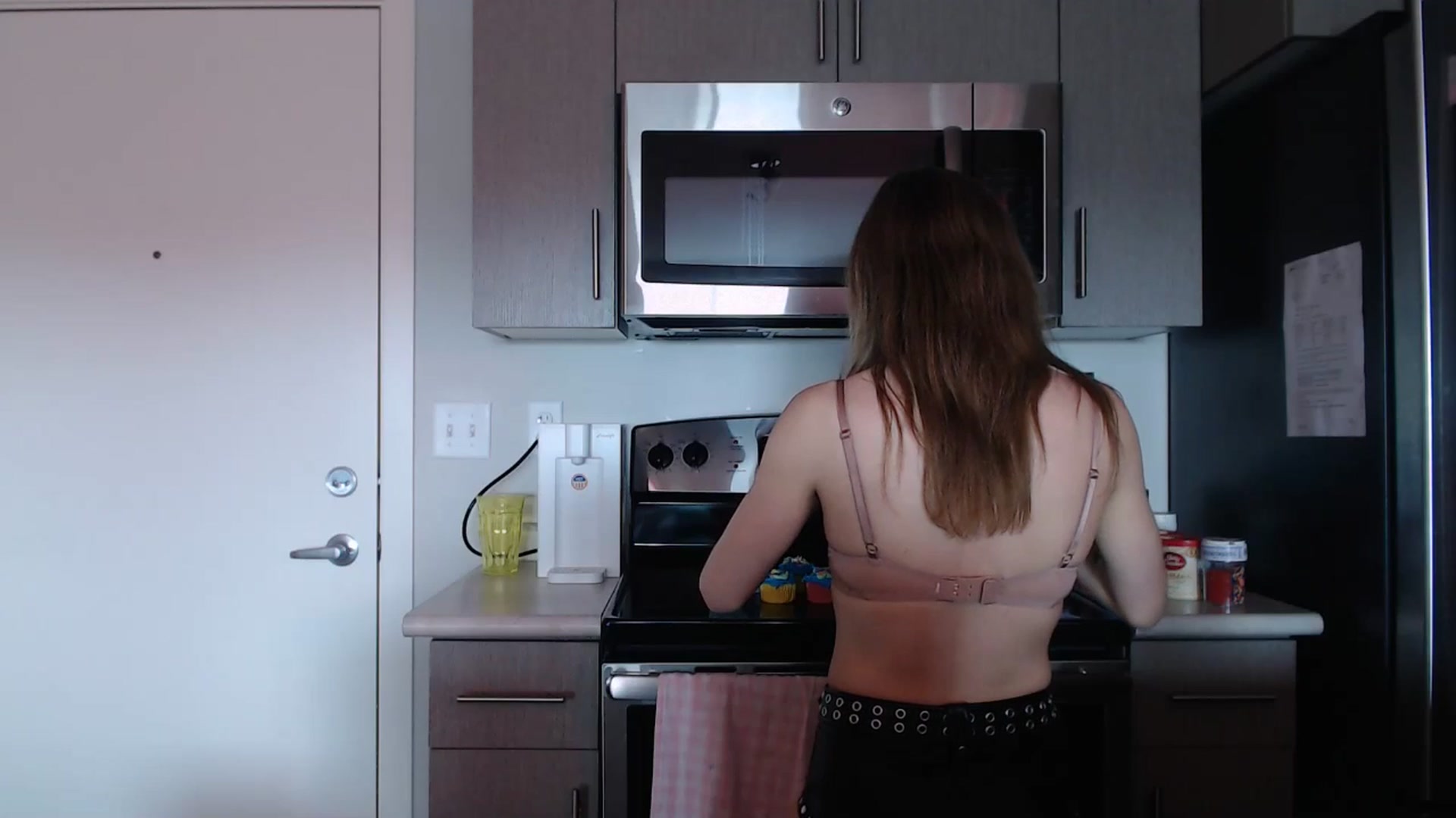 Gallery image thumbnail from AlexisWildest's myfreecams stream on, 03/29/2025, 20:13 image 16 of 20