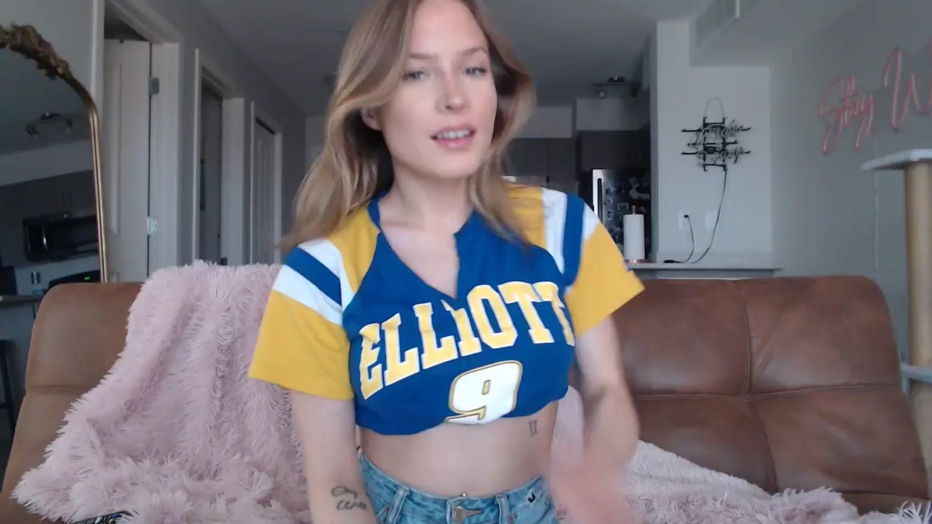 Gallery image thumbnail from AlexisWildest's myfreecams stream on, 03/30/2025, 23:18 image 1 of 20