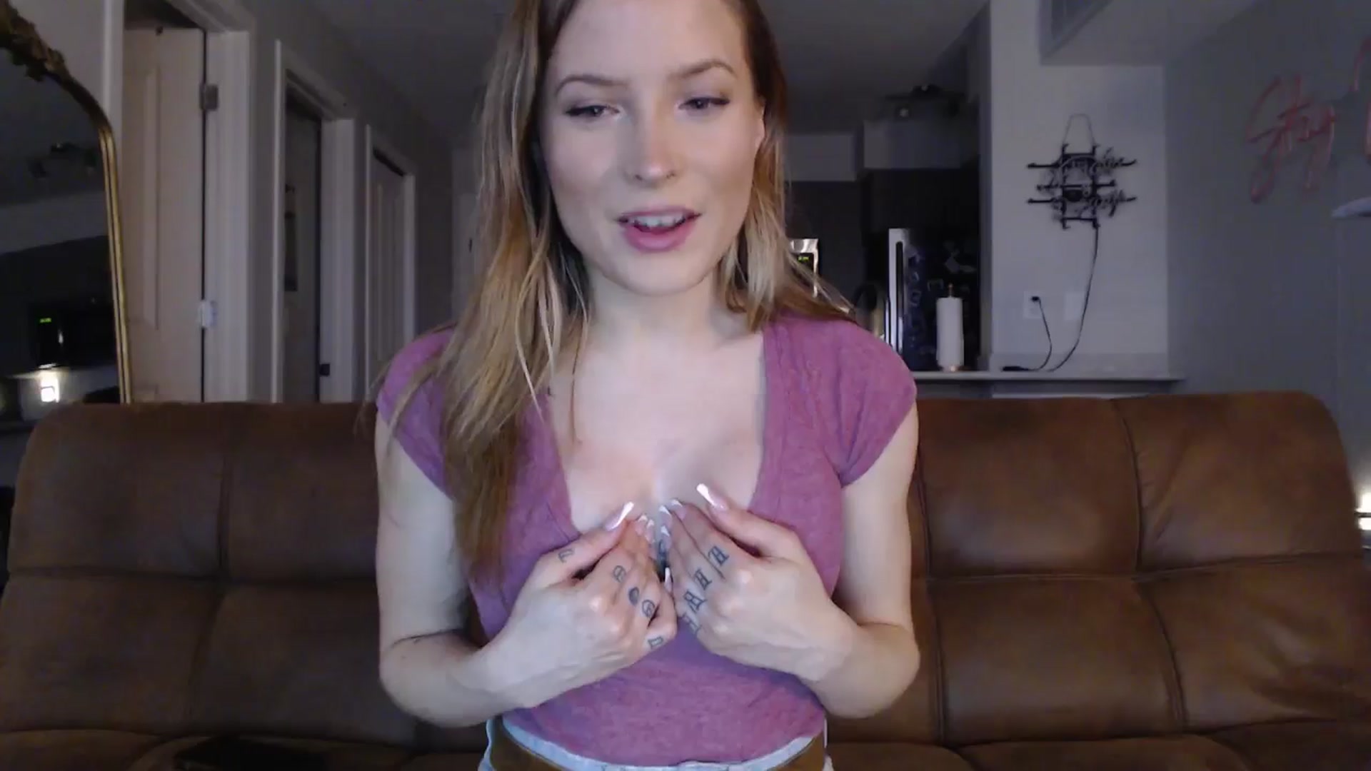 Gallery image thumbnail from AlexisWildest's myfreecams stream on, 04/03/2025, 02:40 image 5 of 20