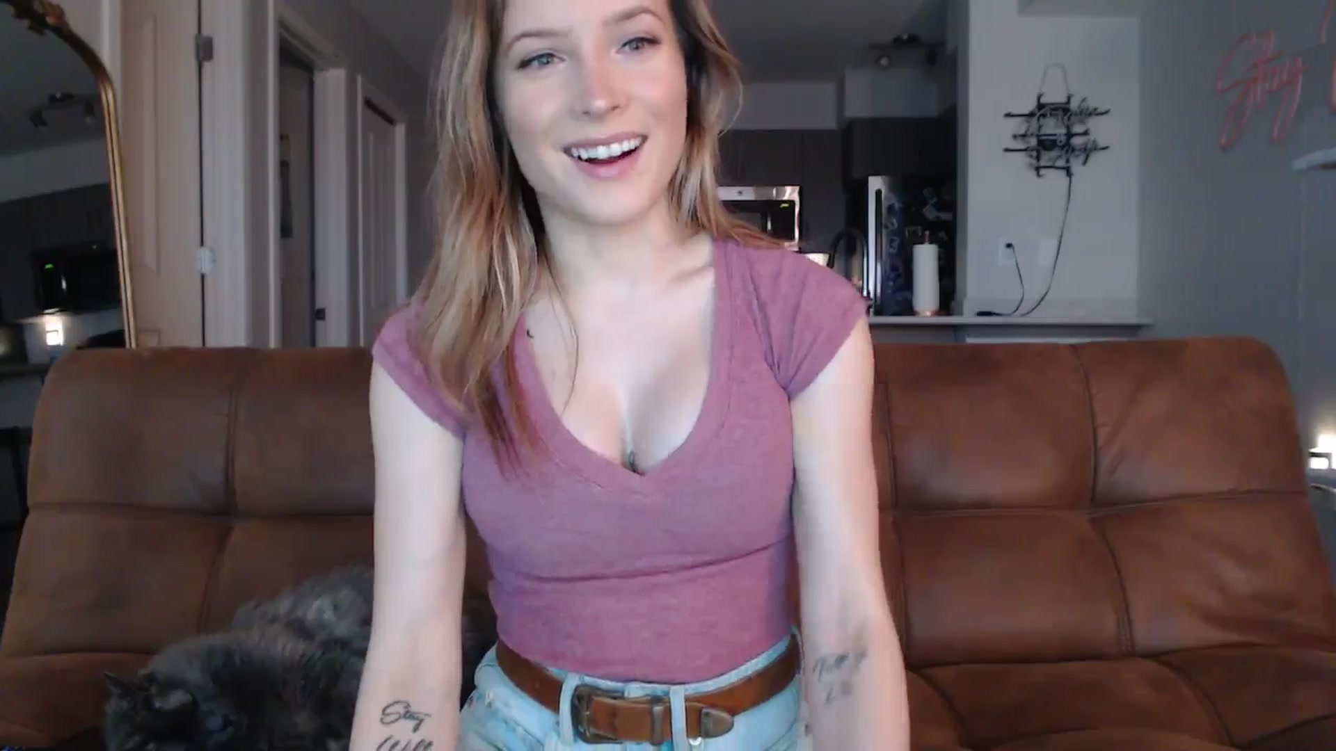 Gallery image thumbnail from AlexisWildest's myfreecams stream on, 04/03/2025, 02:40 image 3 of 20