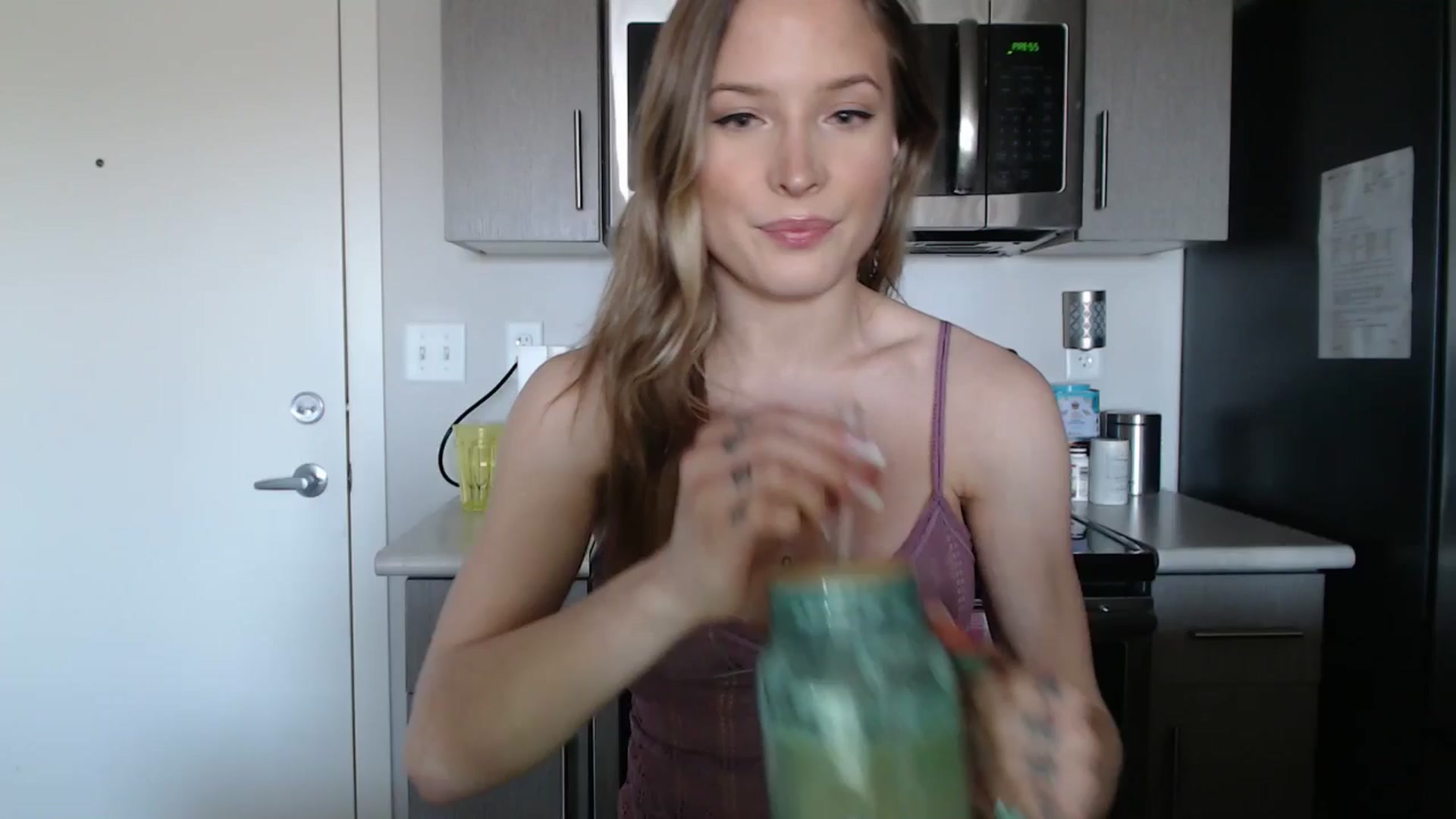 Gallery image thumbnail from AlexisWildest's myfreecams stream on, 04/05/2025, 02:25 image 9 of 20