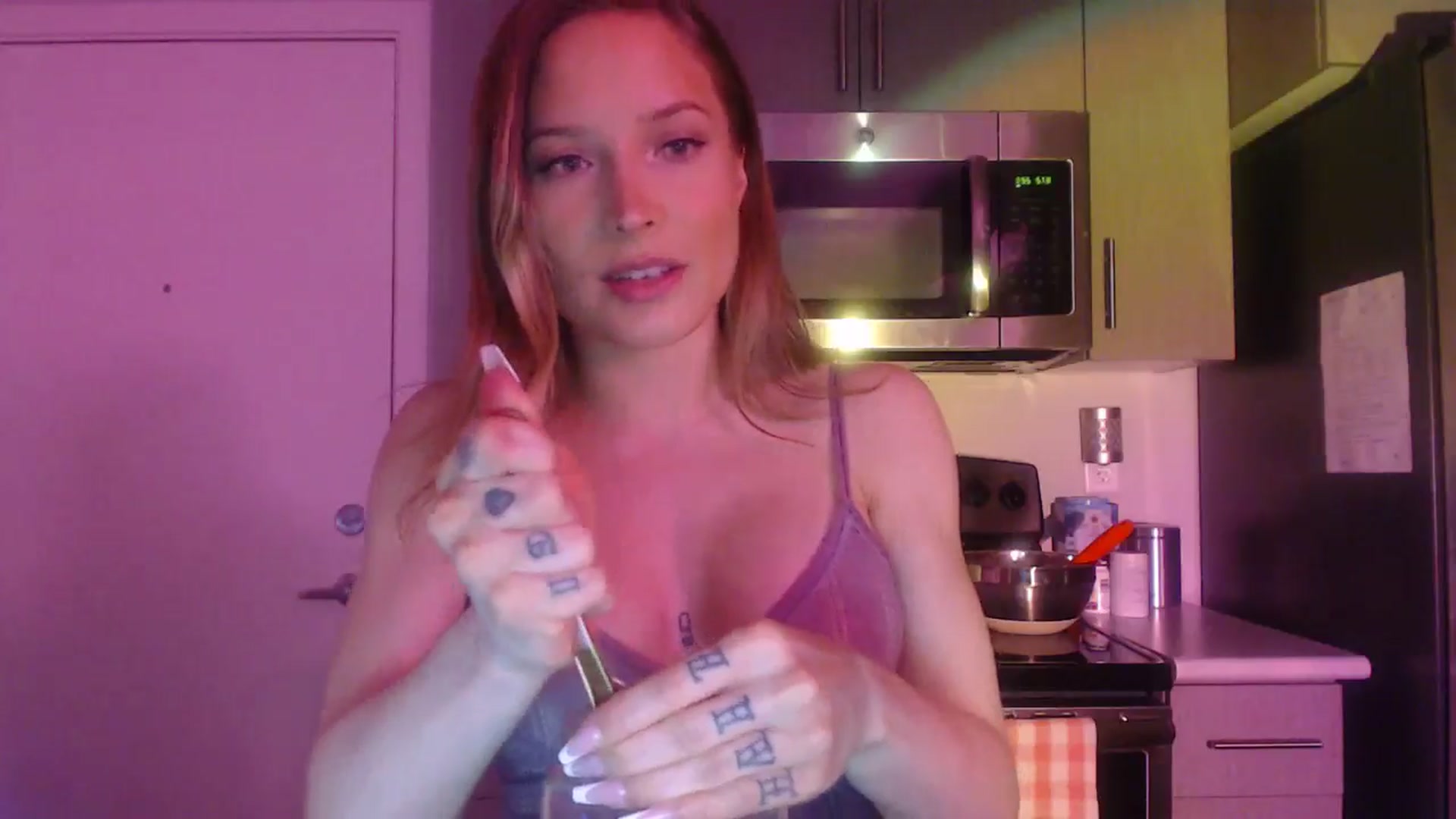 Gallery image thumbnail from AlexisWildest's myfreecams stream on, 04/05/2025, 02:25 image 19 of 20