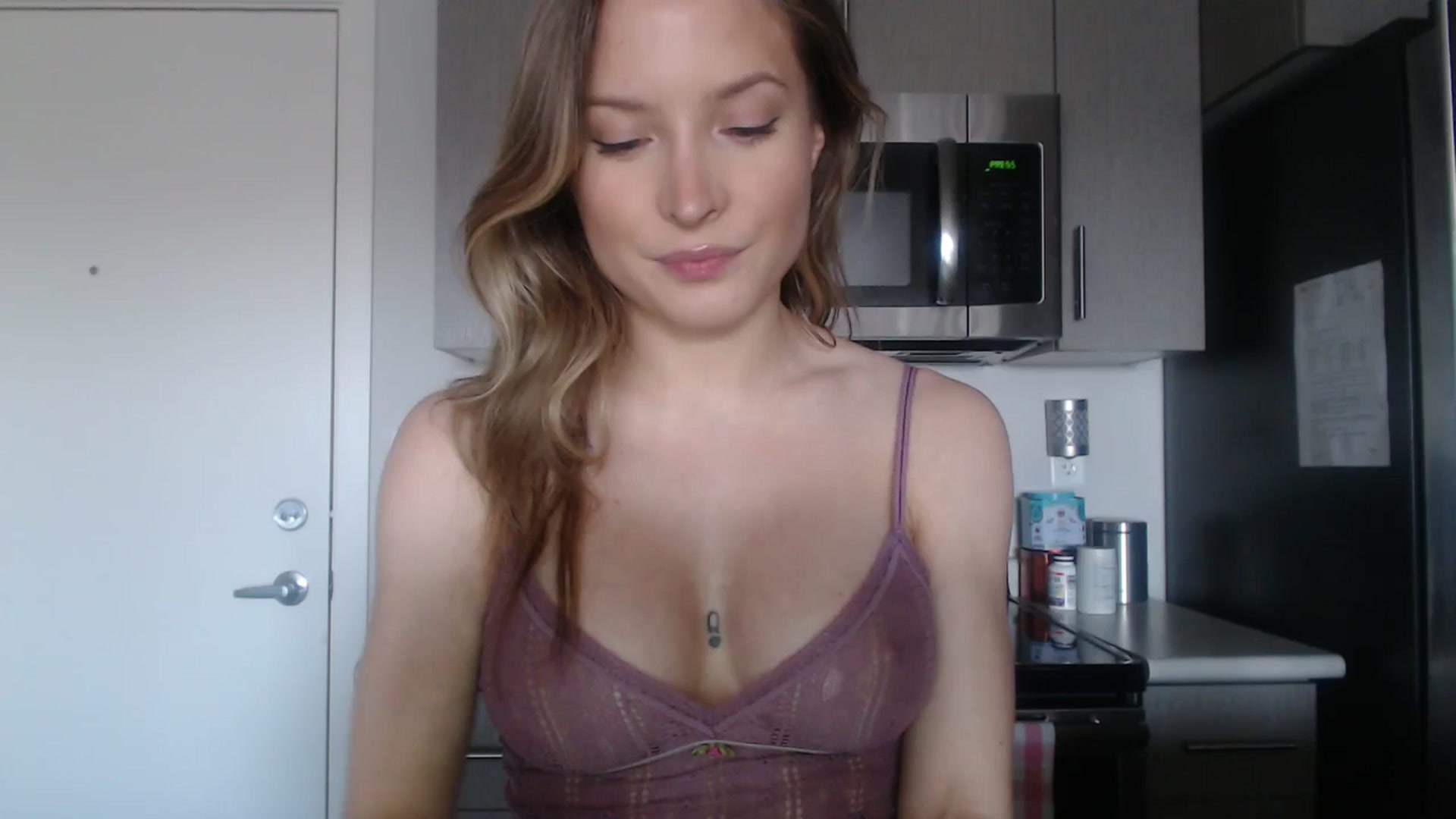 Gallery image thumbnail from AlexisWildest's myfreecams stream on, 04/05/2025, 02:25 image 11 of 20
