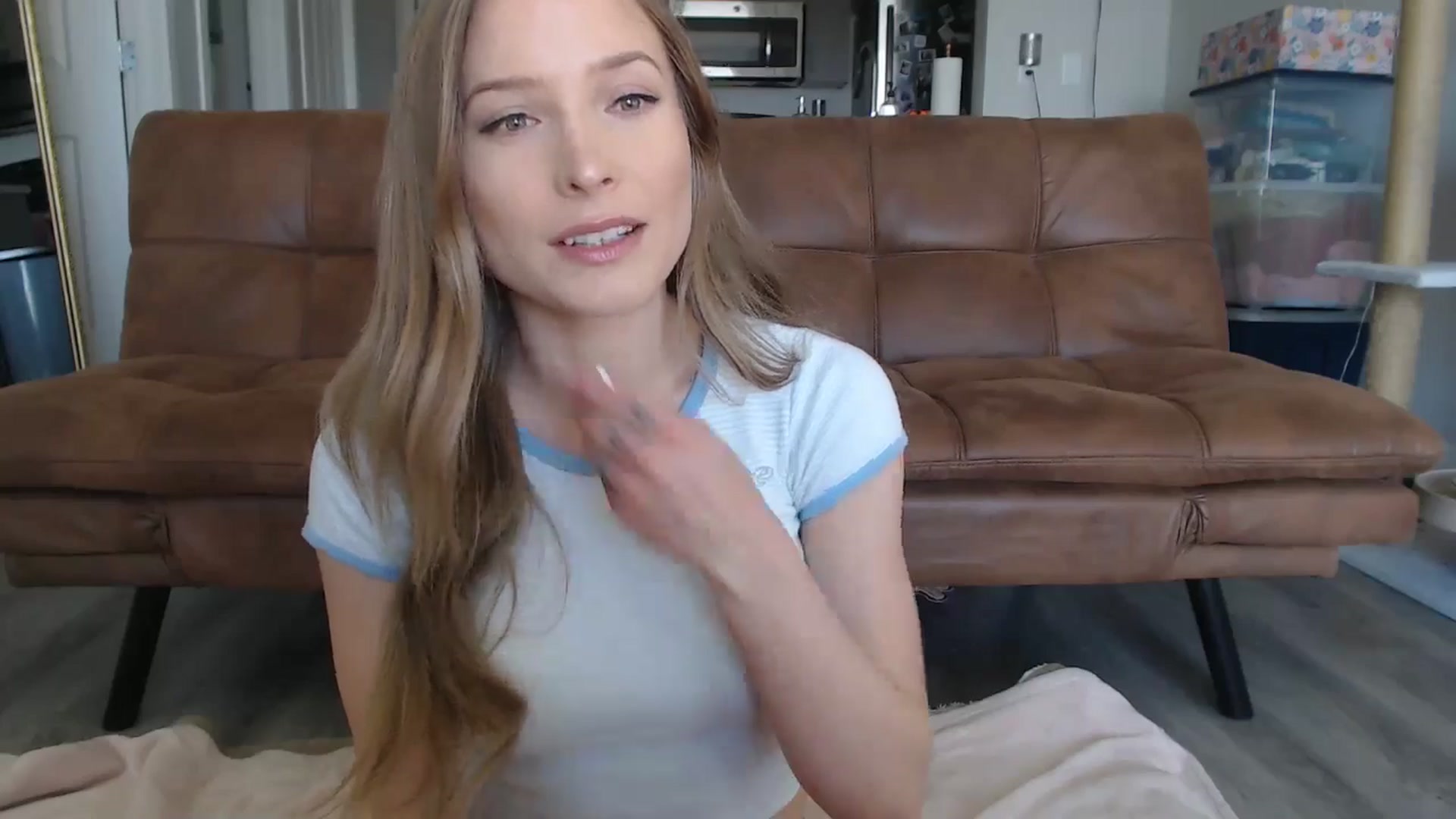 Gallery image thumbnail from AlexisWildest's myfreecams stream on, 04/15/2025, 02:31 image 3 of 20