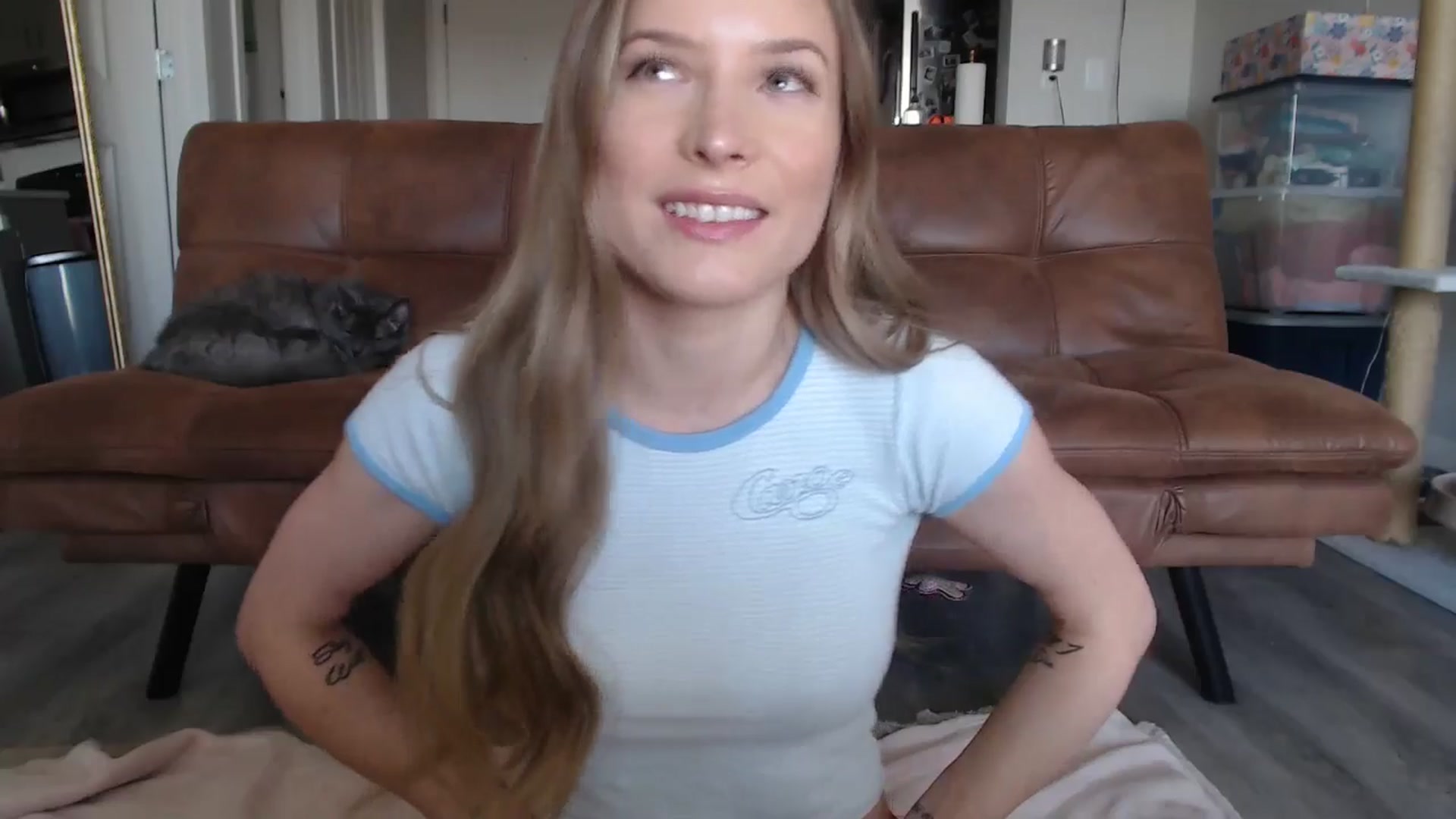 Gallery image thumbnail from AlexisWildest's myfreecams stream on, 04/15/2025, 02:31 image 11 of 20