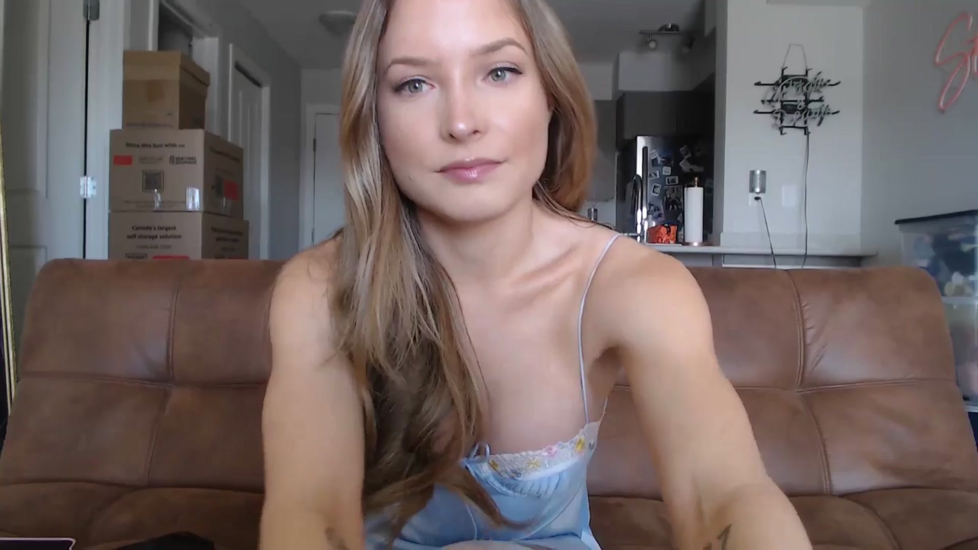 Gallery image thumbnail from AlexisWildest's myfreecams stream on, 04/19/2025, 22:03 image 3 of 20