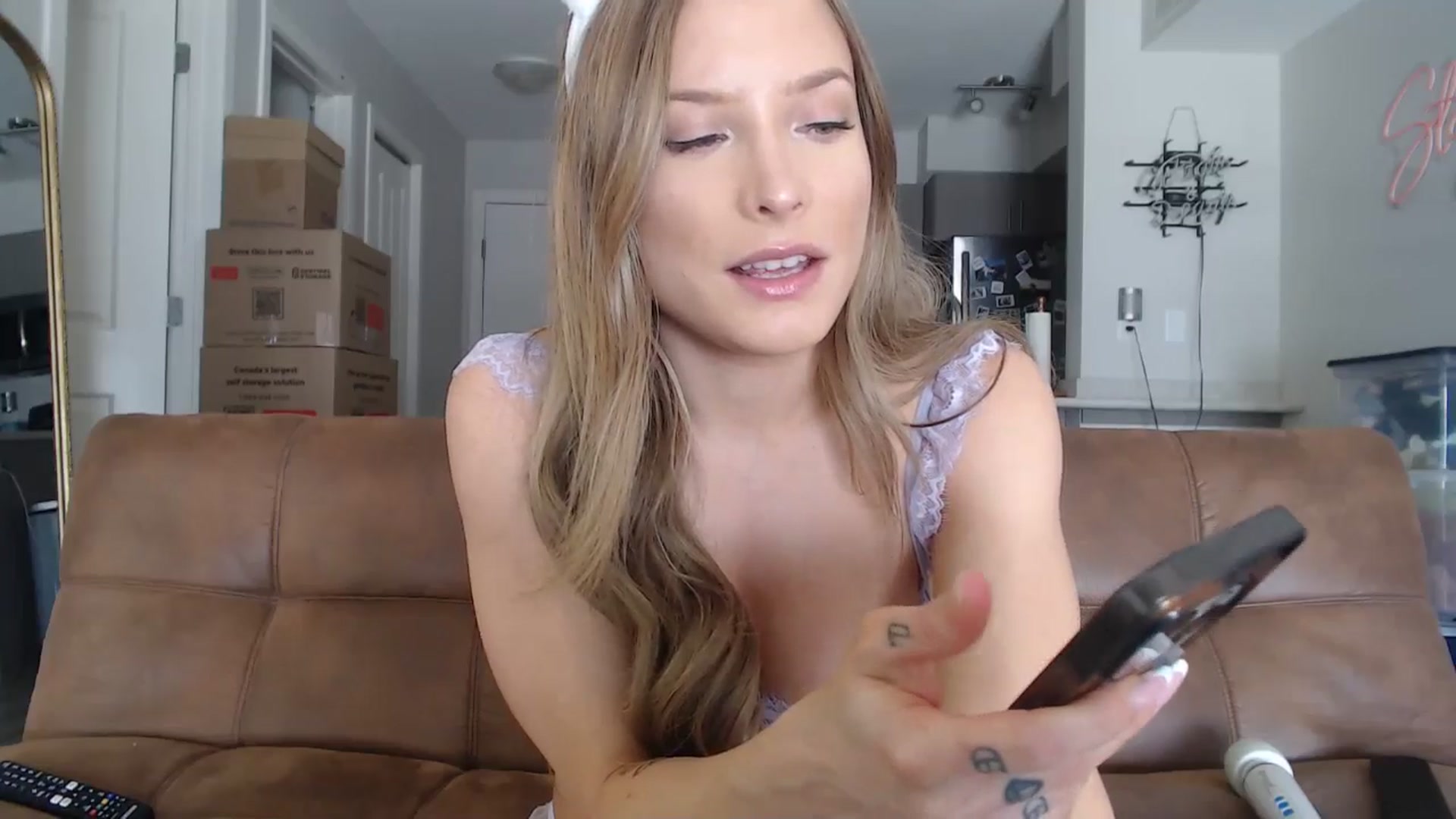 Gallery image thumbnail from AlexisWildest's myfreecams stream on, 04/20/2025, 21:08 image 8 of 20