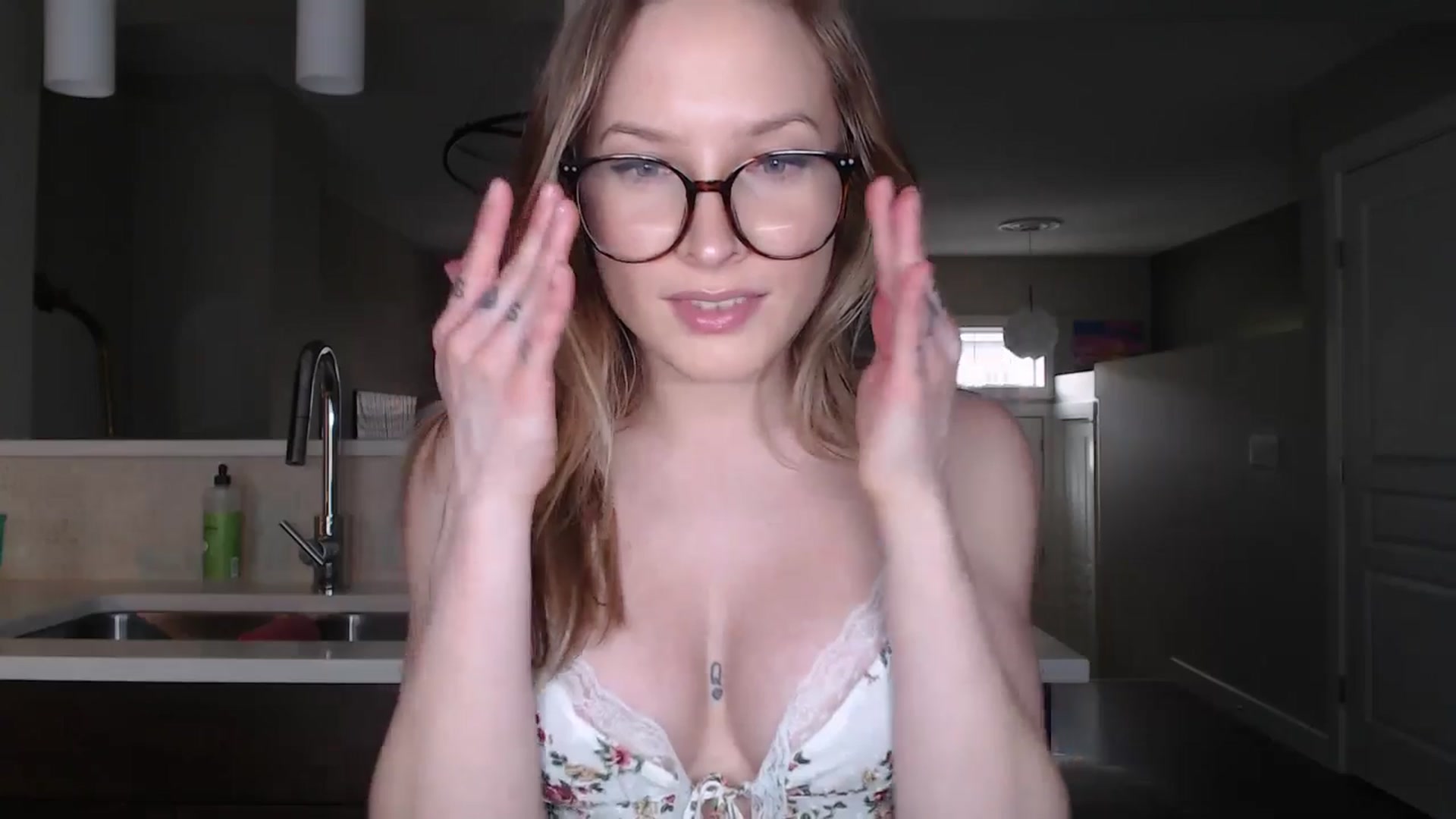 Gallery image thumbnail from AlexisWildest's myfreecams stream on, 05/24/2025, 02:53 image 17 of 20