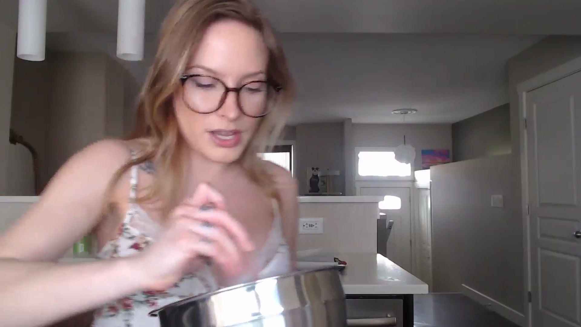 Gallery image thumbnail from AlexisWildest's myfreecams stream on, 05/24/2025, 02:53 image 9 of 20
