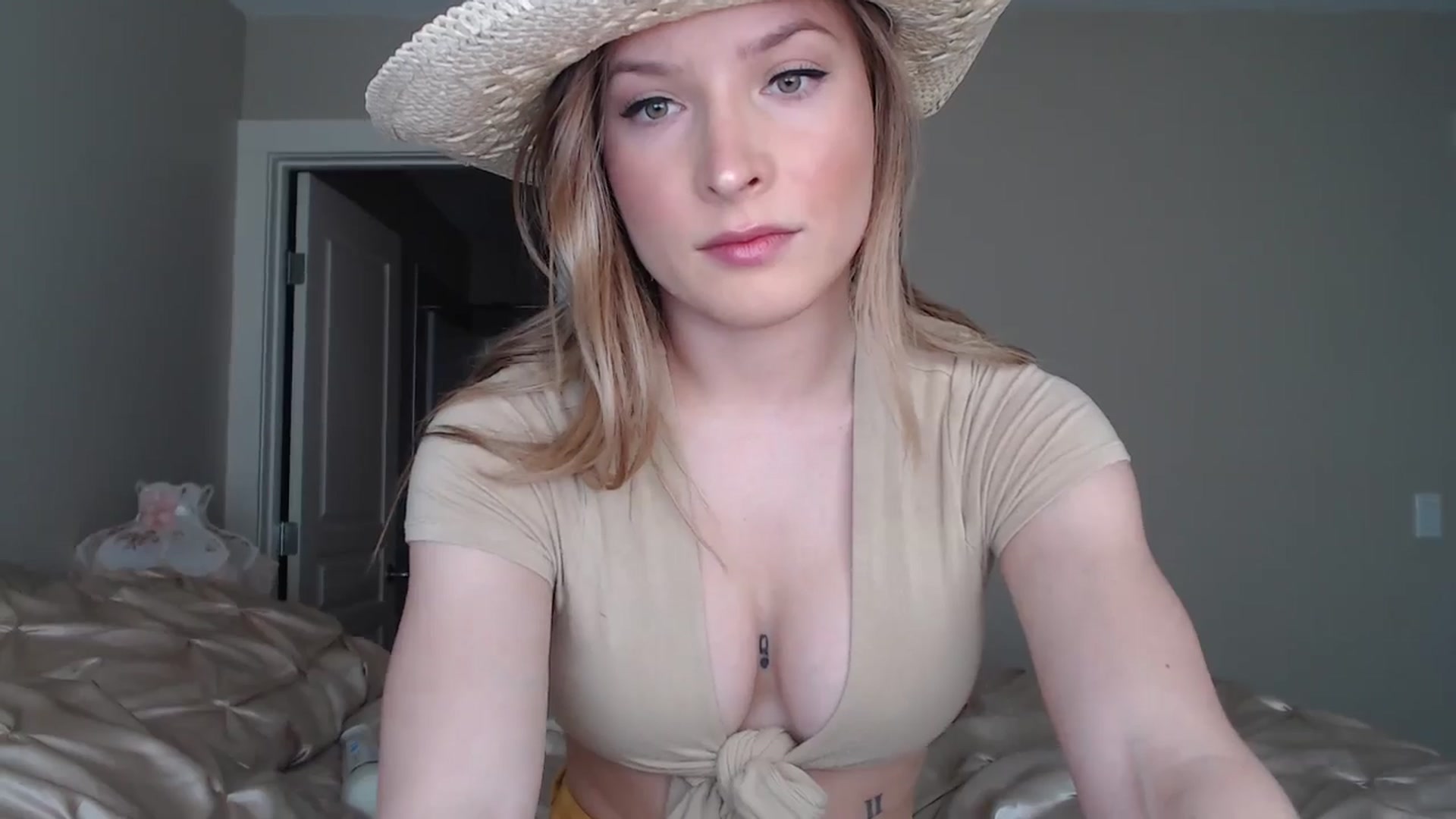 Gallery image thumbnail from AlexisWildest's myfreecams stream on, 06/08/2025, 21:46 image 5 of 20