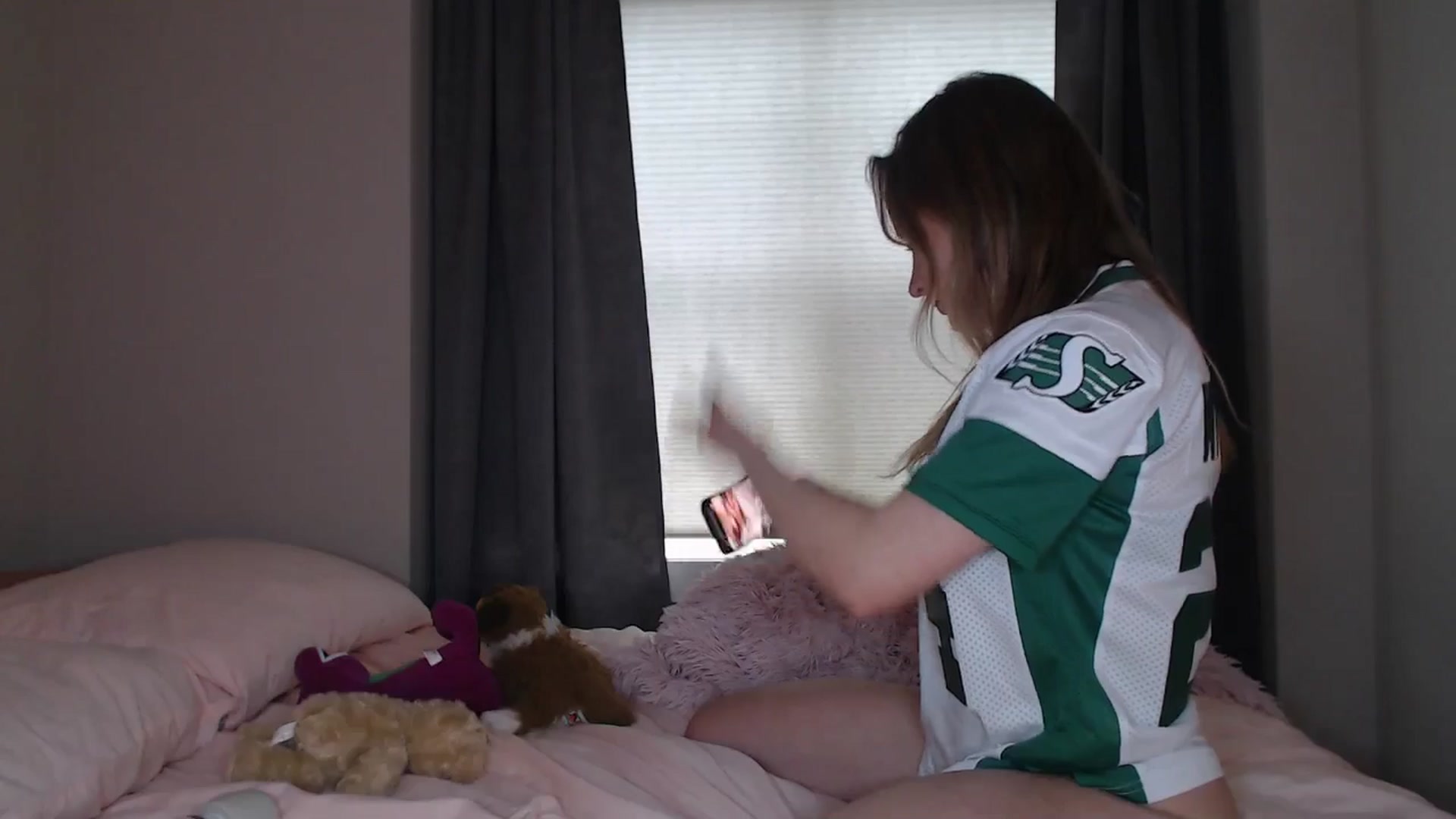 Gallery image thumbnail from AlexisWildest's myfreecams stream on, 06/21/2025, 01:35 image 17 of 20