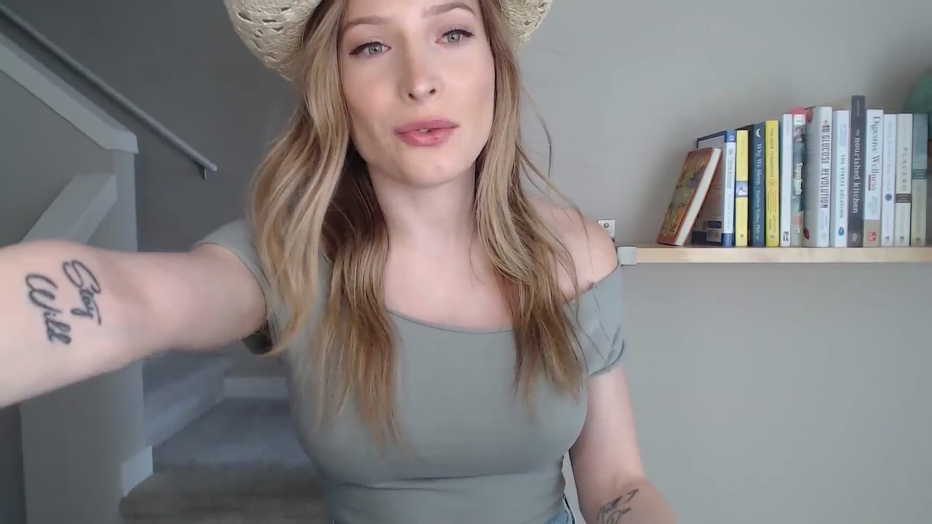 Gallery image thumbnail from AlexisWildest's myfreecams stream on, 06/29/2025, 20:10 image 15 of 20