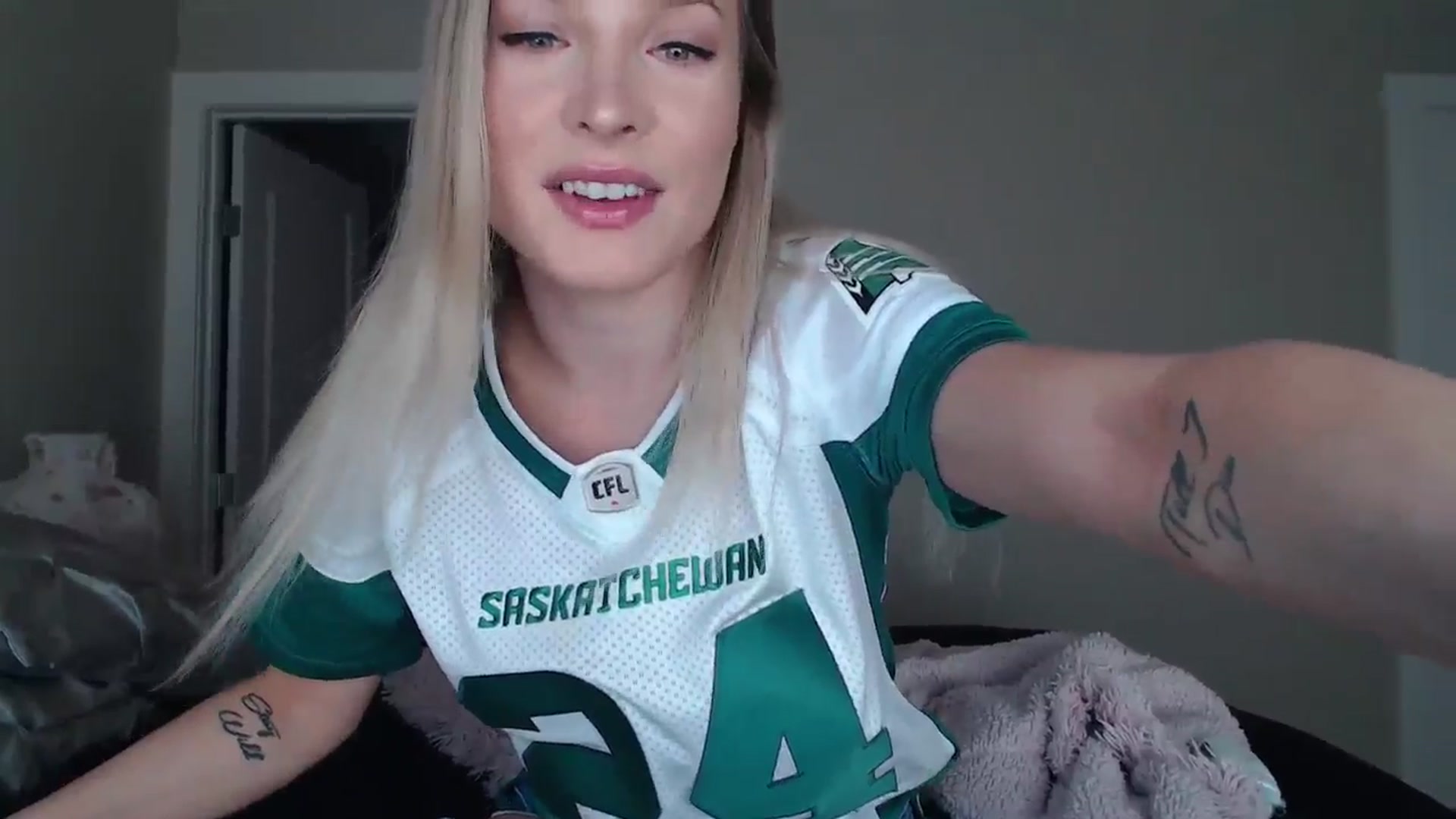 Gallery image thumbnail from AlexisWildest's myfreecams stream on, 07/13/2025, 24:37 image 7 of 20