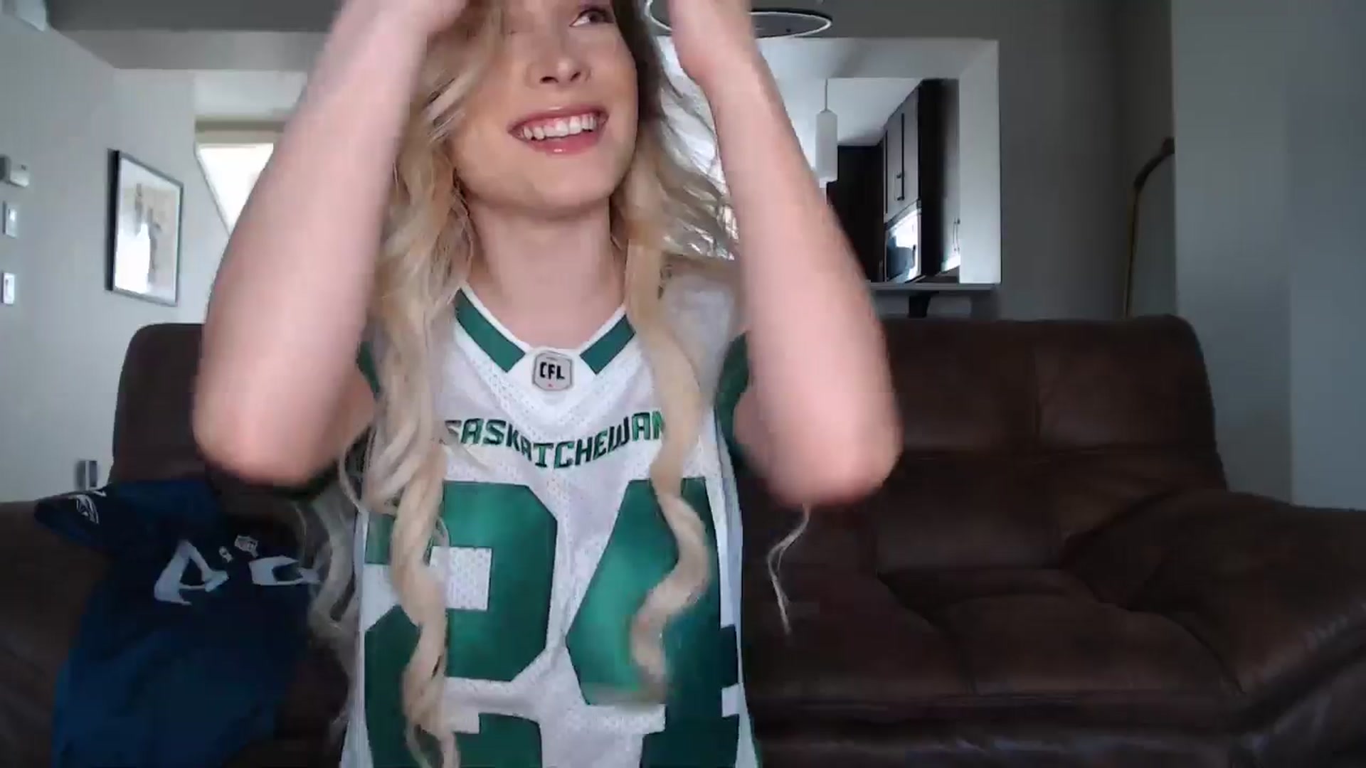 Gallery image thumbnail from AlexisWildest's myfreecams stream on, 08/03/2025, 24:50 image 6 of 20