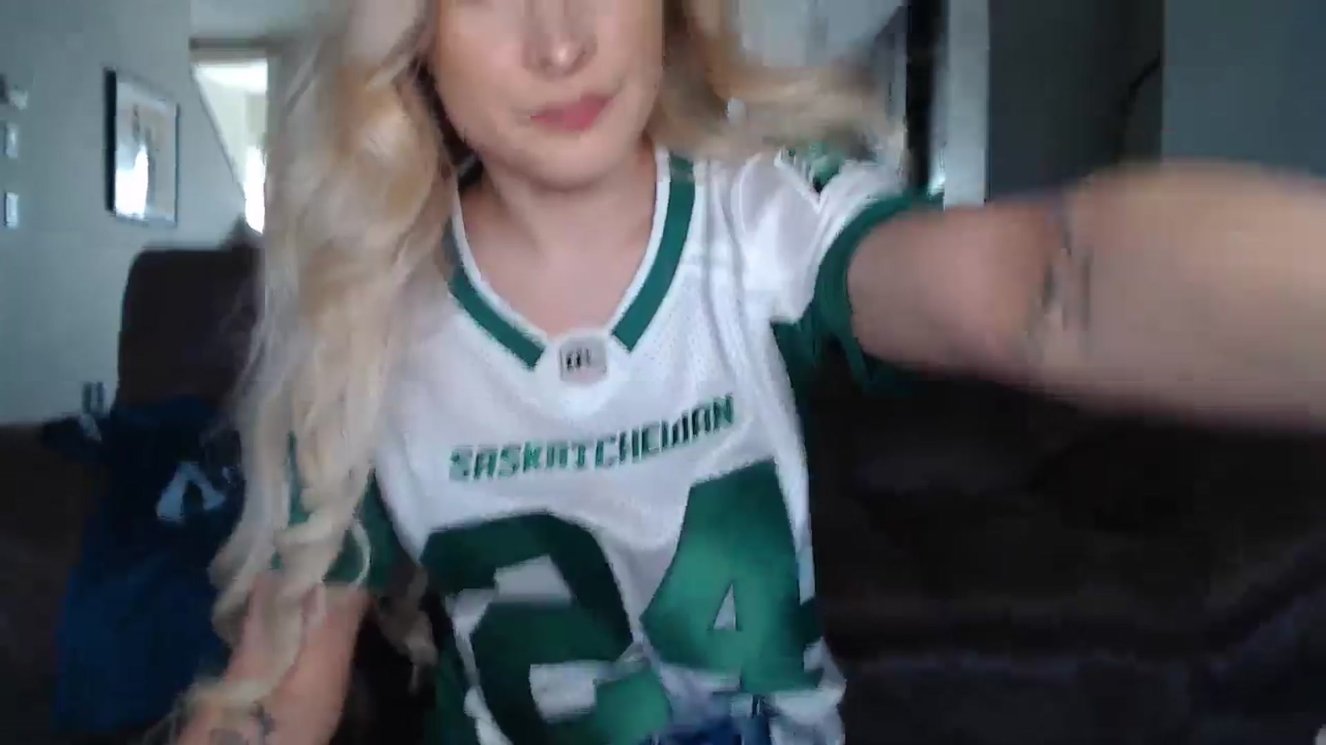Gallery image thumbnail from AlexisWildest's myfreecams stream on, 08/03/2025, 03:31 image 6 of 20
