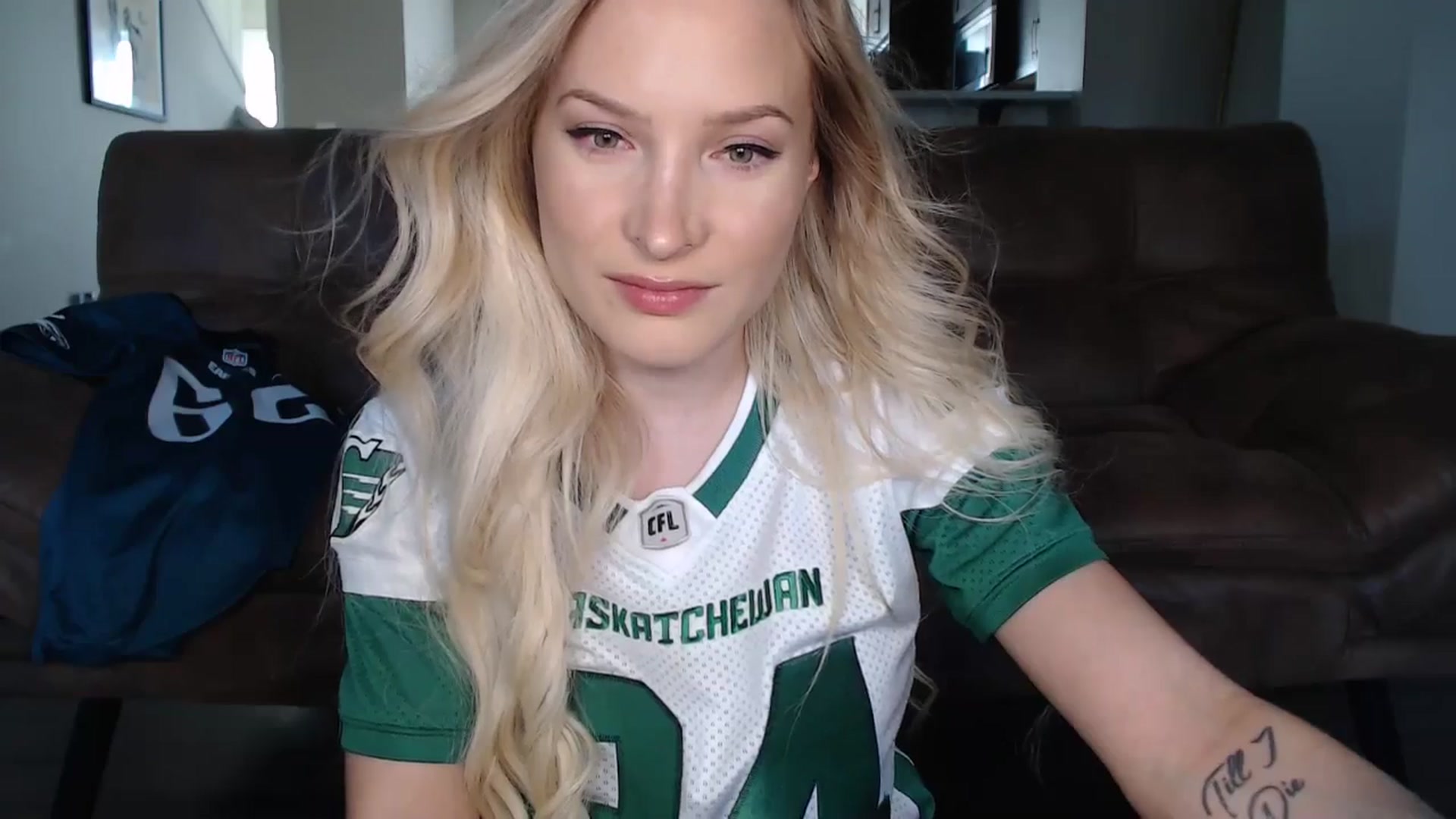Gallery image thumbnail from AlexisWildest's myfreecams stream on, 08/03/2025, 03:31 image 4 of 20