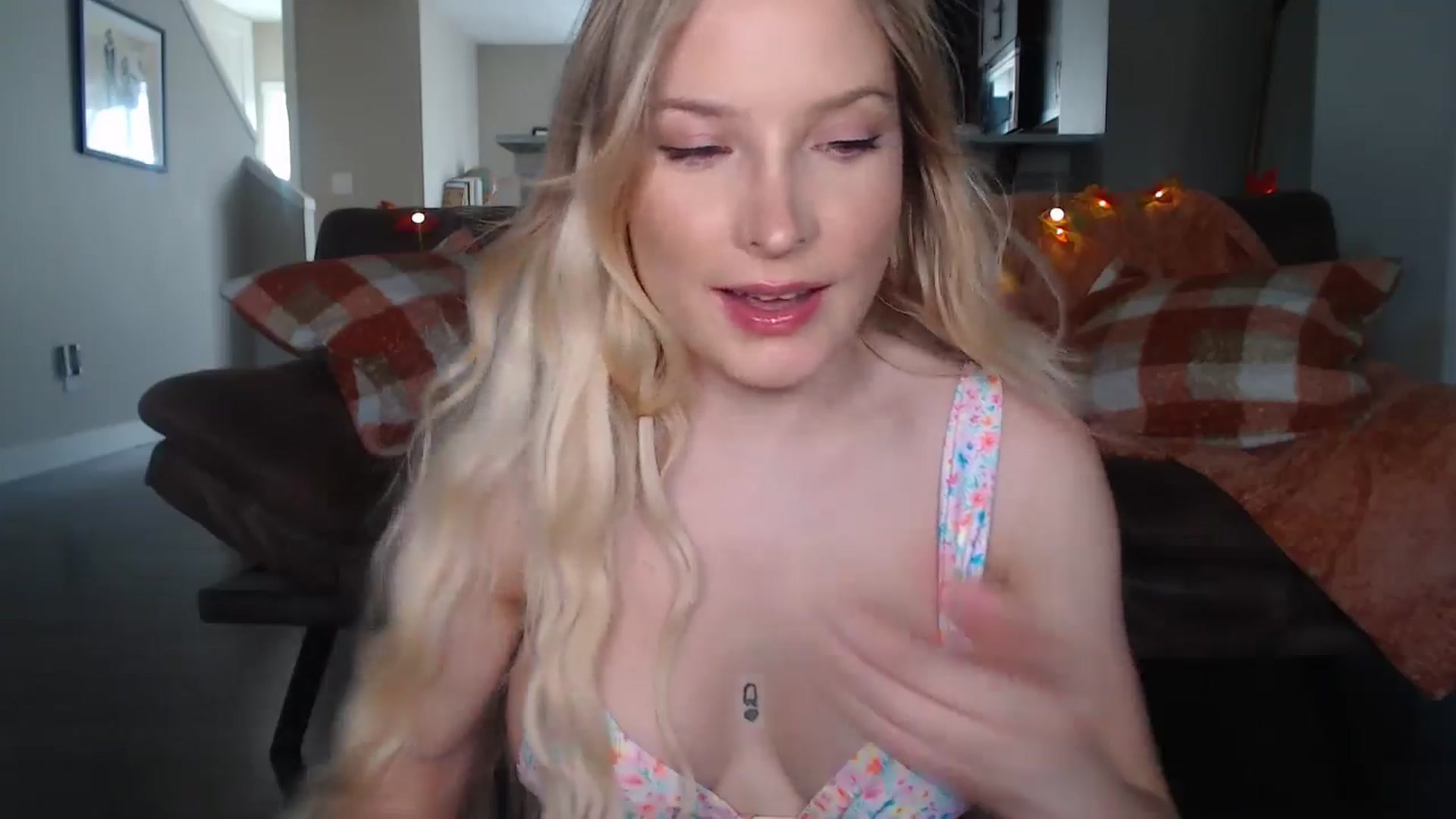 Gallery image thumbnail from AlexisWildest's myfreecams stream on, 08/31/2025, 24:06 image 10 of 20