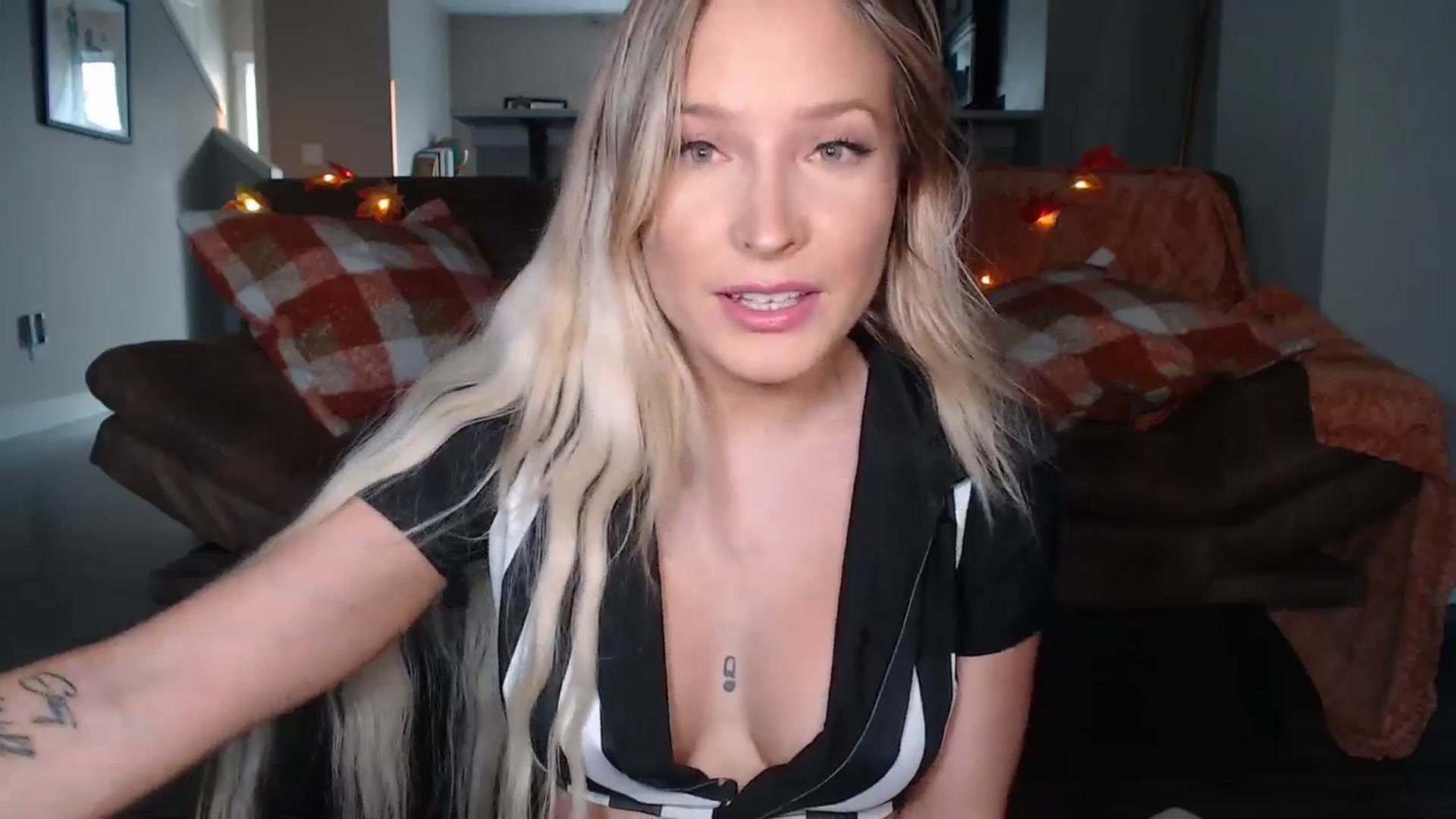 Gallery image thumbnail from AlexisWildest's myfreecams stream on, 09/09/2025, 01:19 image 15 of 20