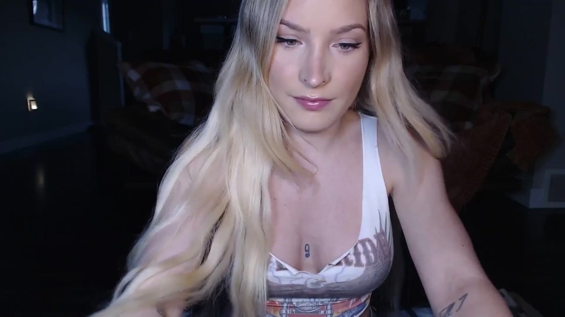 Gallery image thumbnail from AlexisWildest's myfreecams stream on, 09/25/2025, 03:06 image 4 of 20