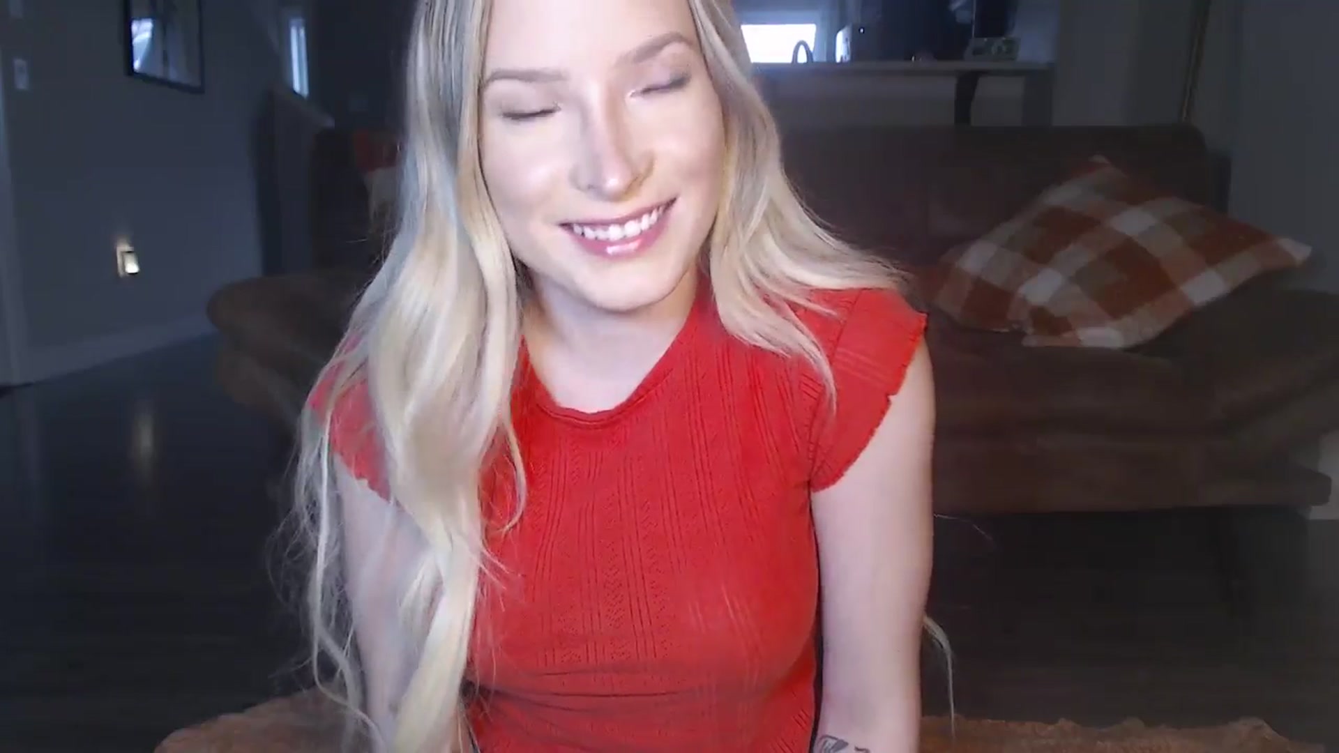 Gallery image thumbnail from AlexisWildest's myfreecams stream on, 09/30/2025, 04:10 image 3 of 20