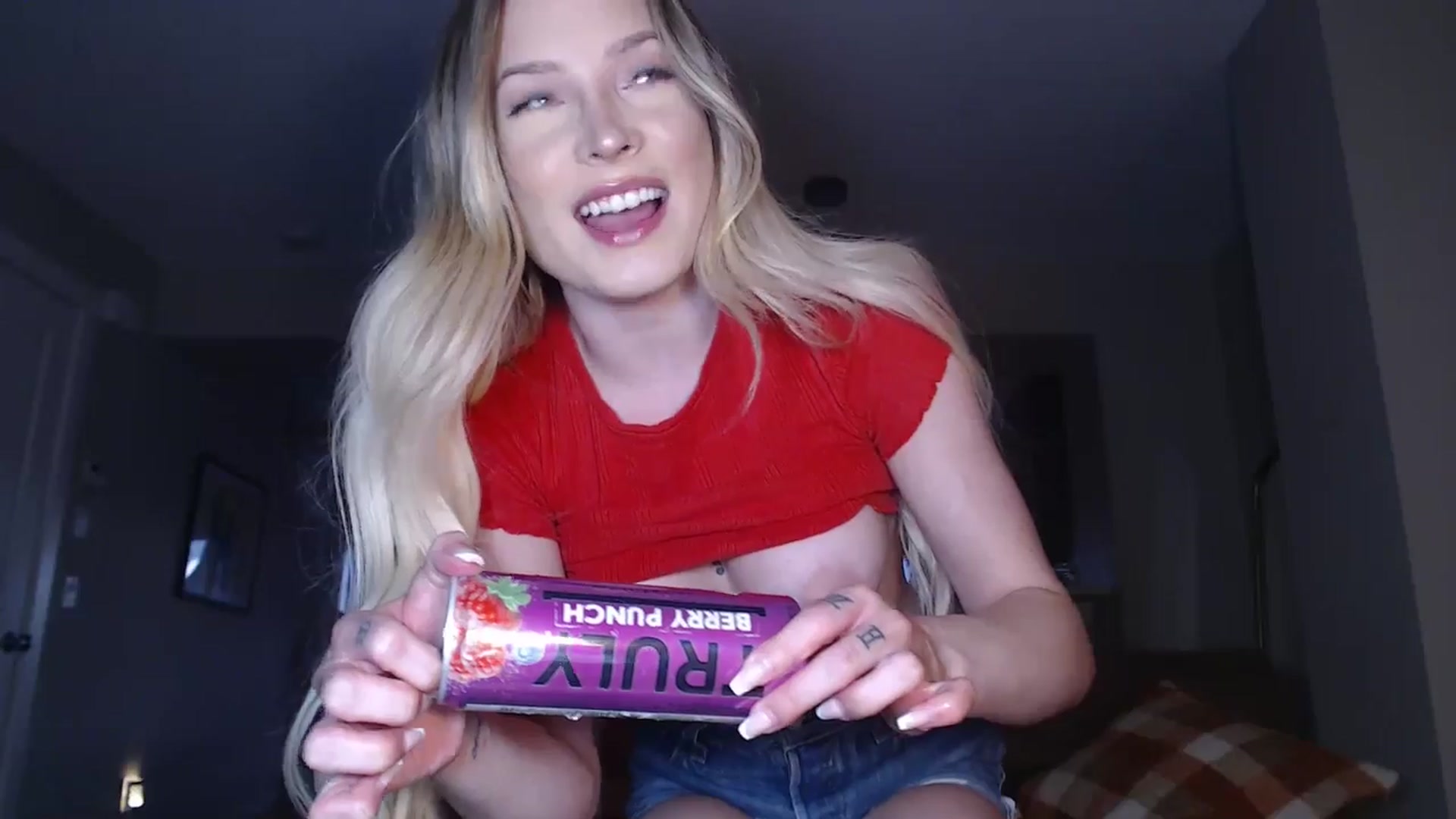 Gallery image thumbnail from AlexisWildest's myfreecams stream on, 09/30/2025, 04:10 image 4 of 20