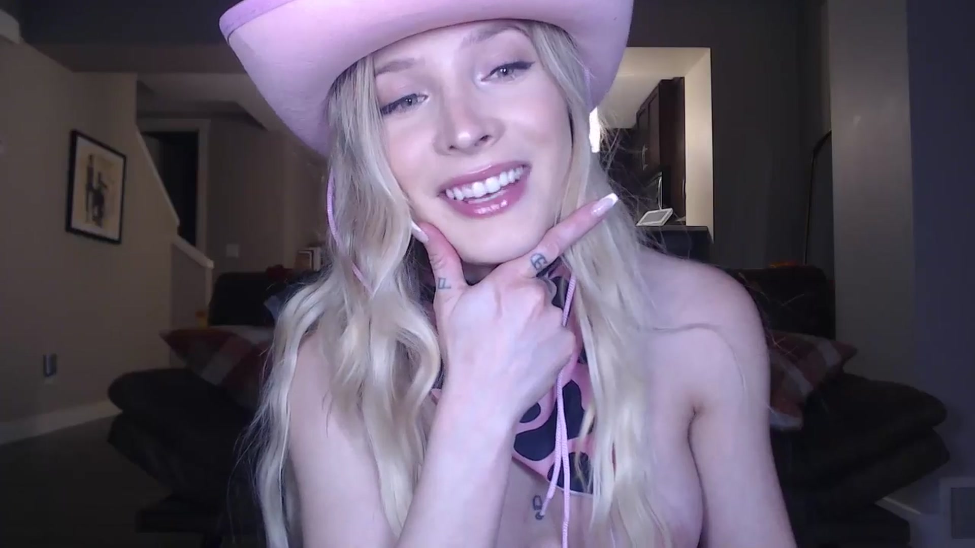 Gallery image thumbnail from AlexisWildest's myfreecams stream on, 10/16/2025, 04:29 image 11 of 20